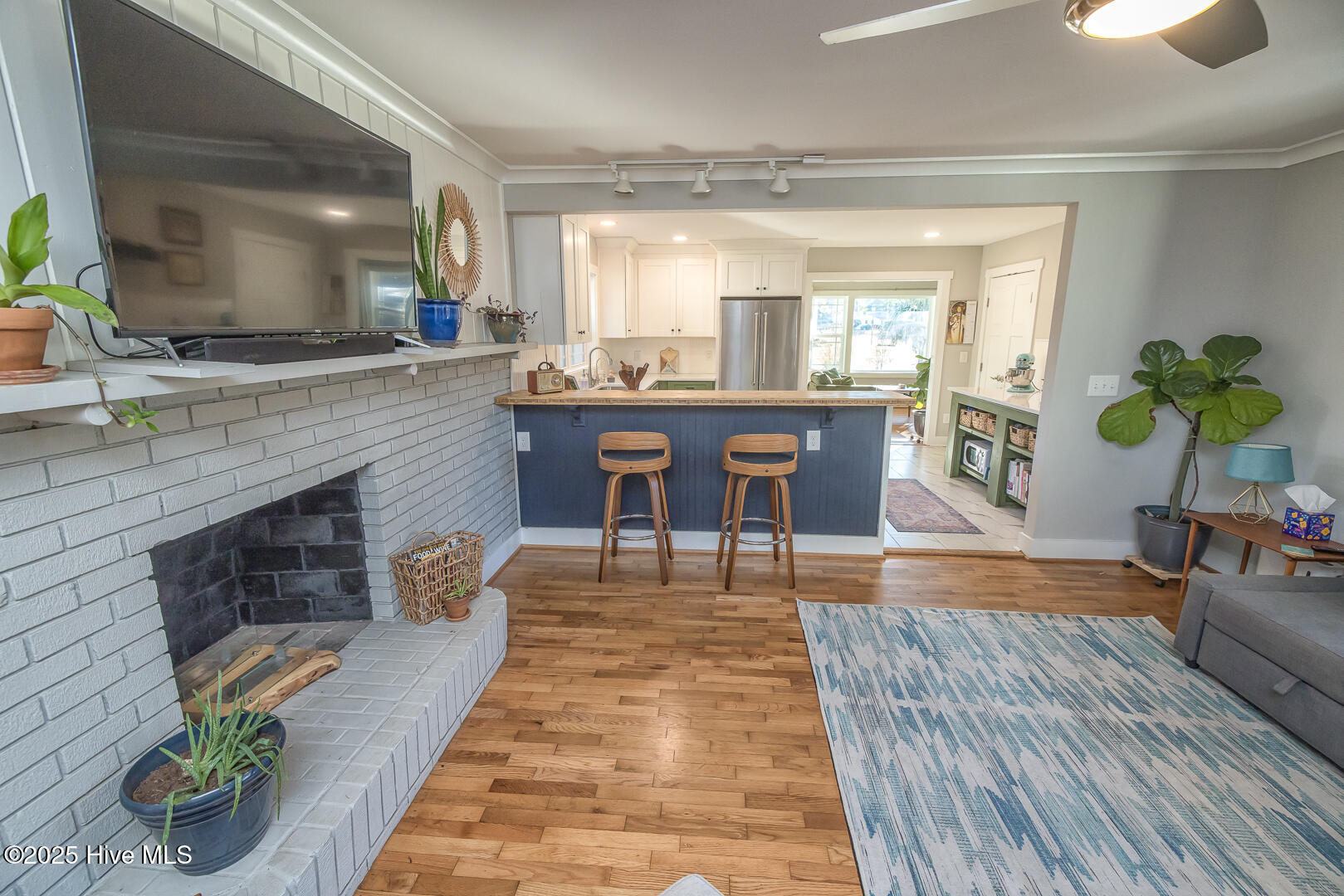 100545205 | Photo 24