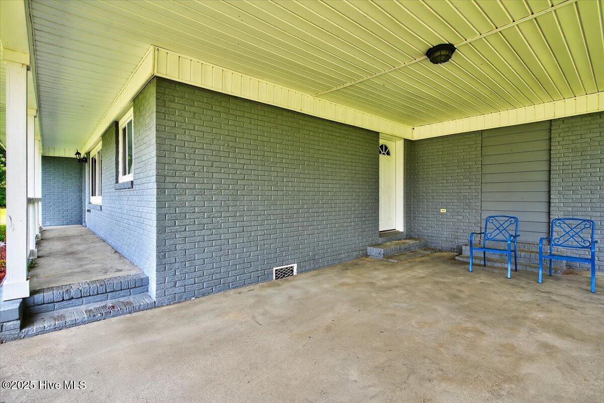 100513703 | Photo 14