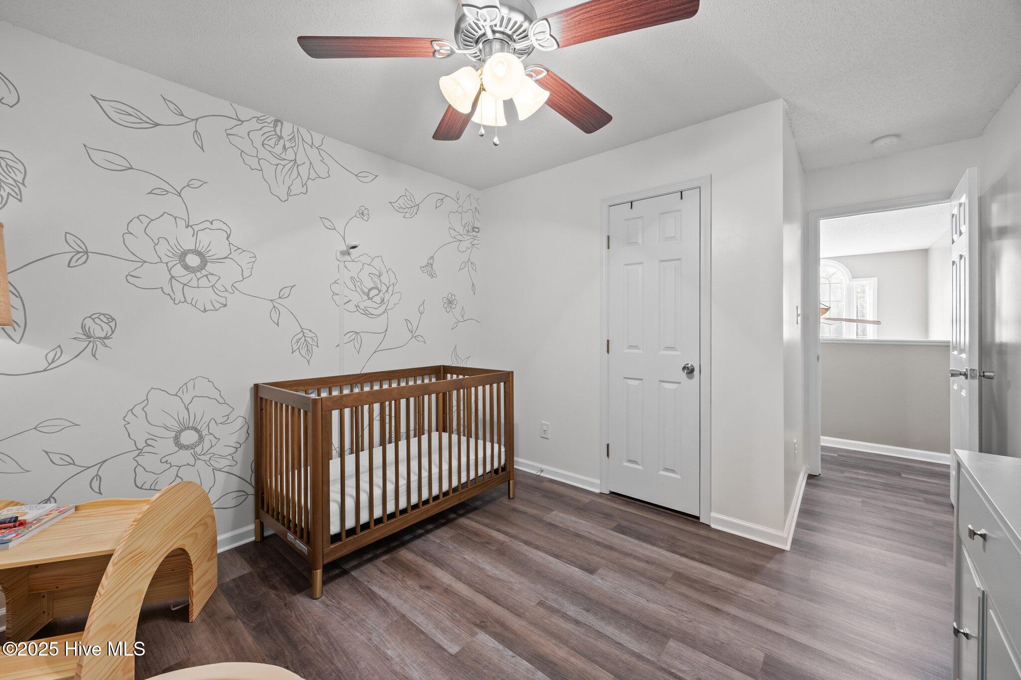 100567266 | Photo 25