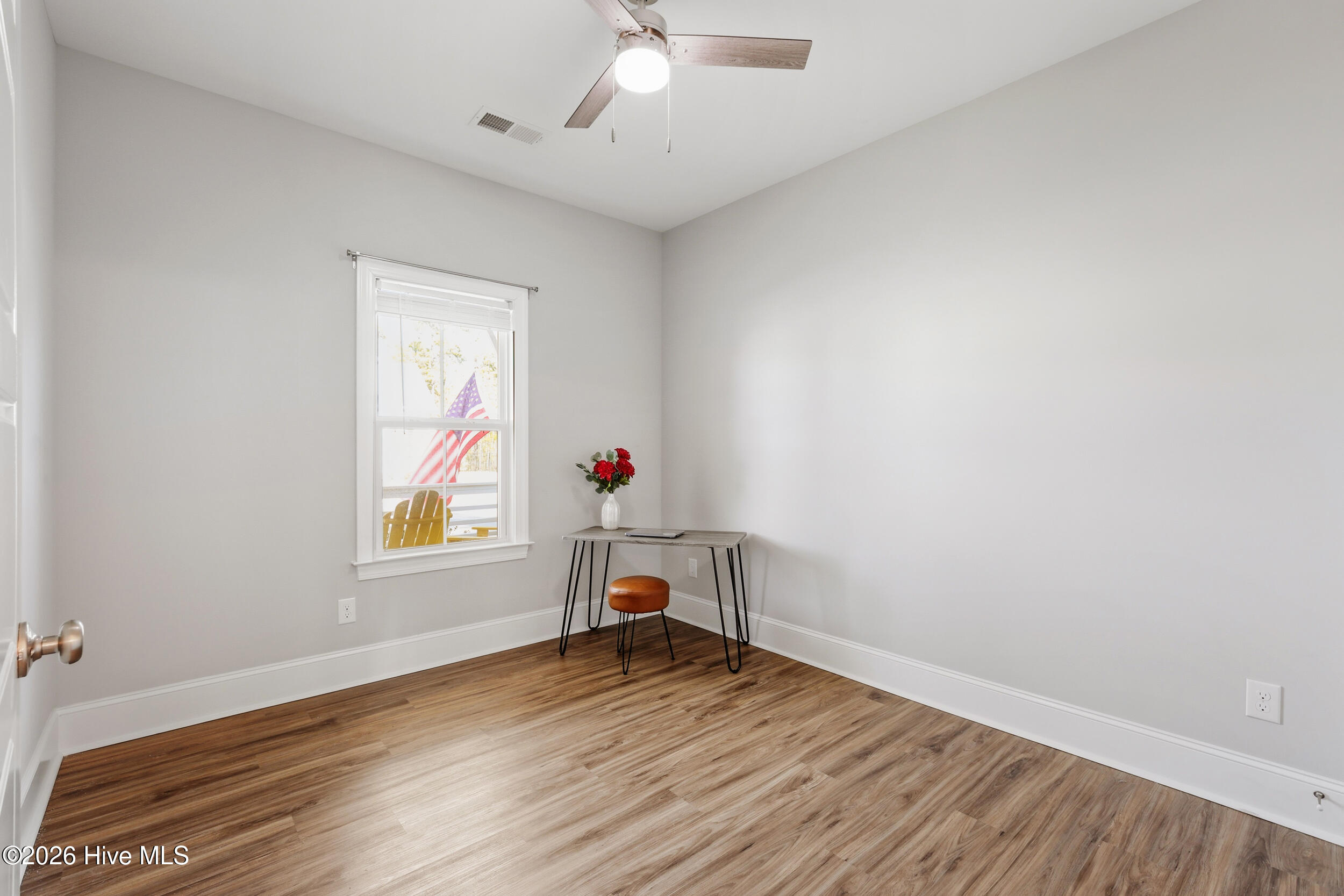 100557443 | Photo 30