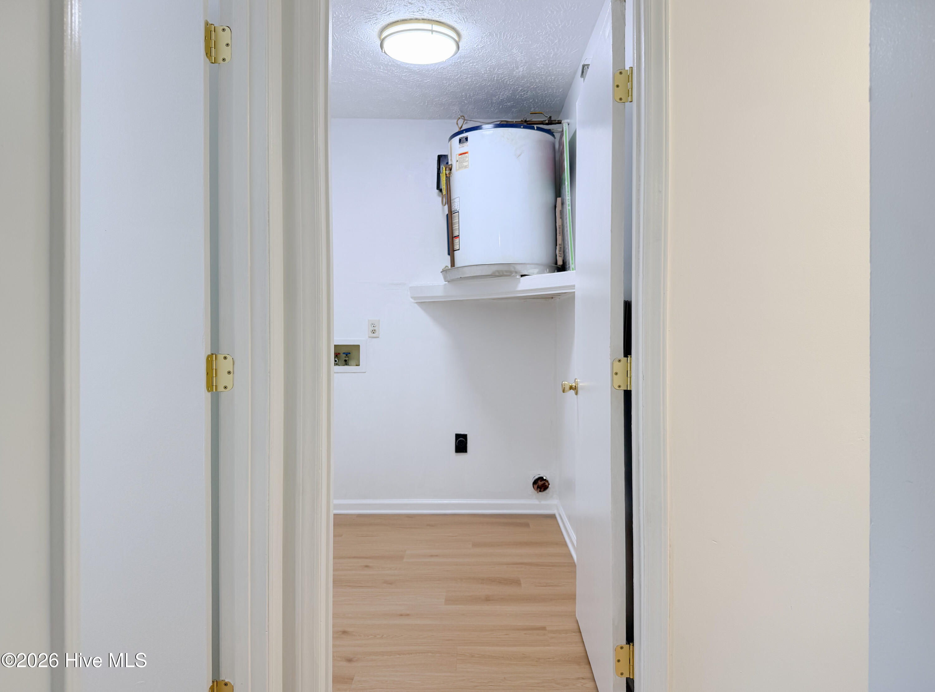 100568255 | Photo 32