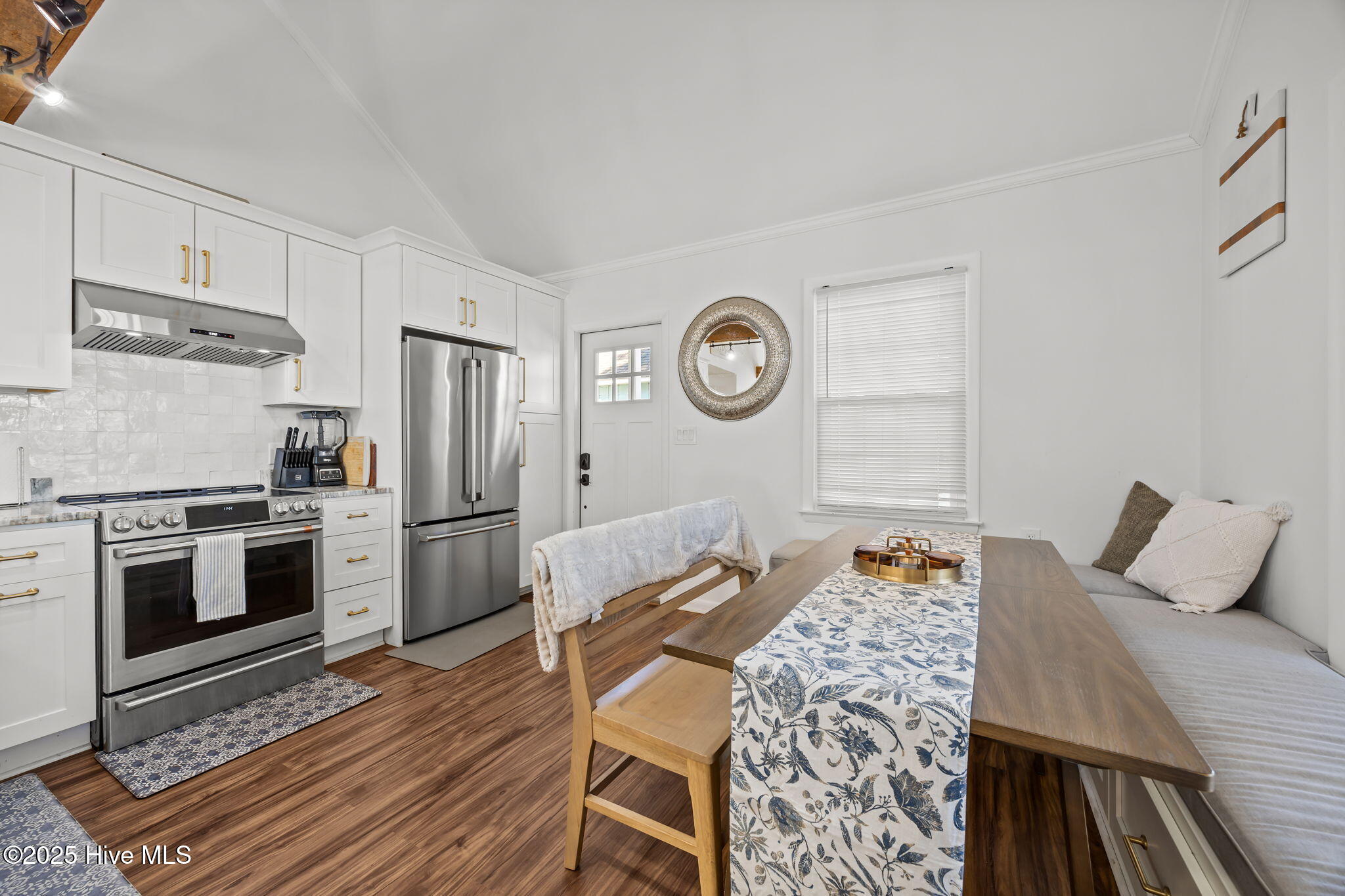 100545824 | Photo 13