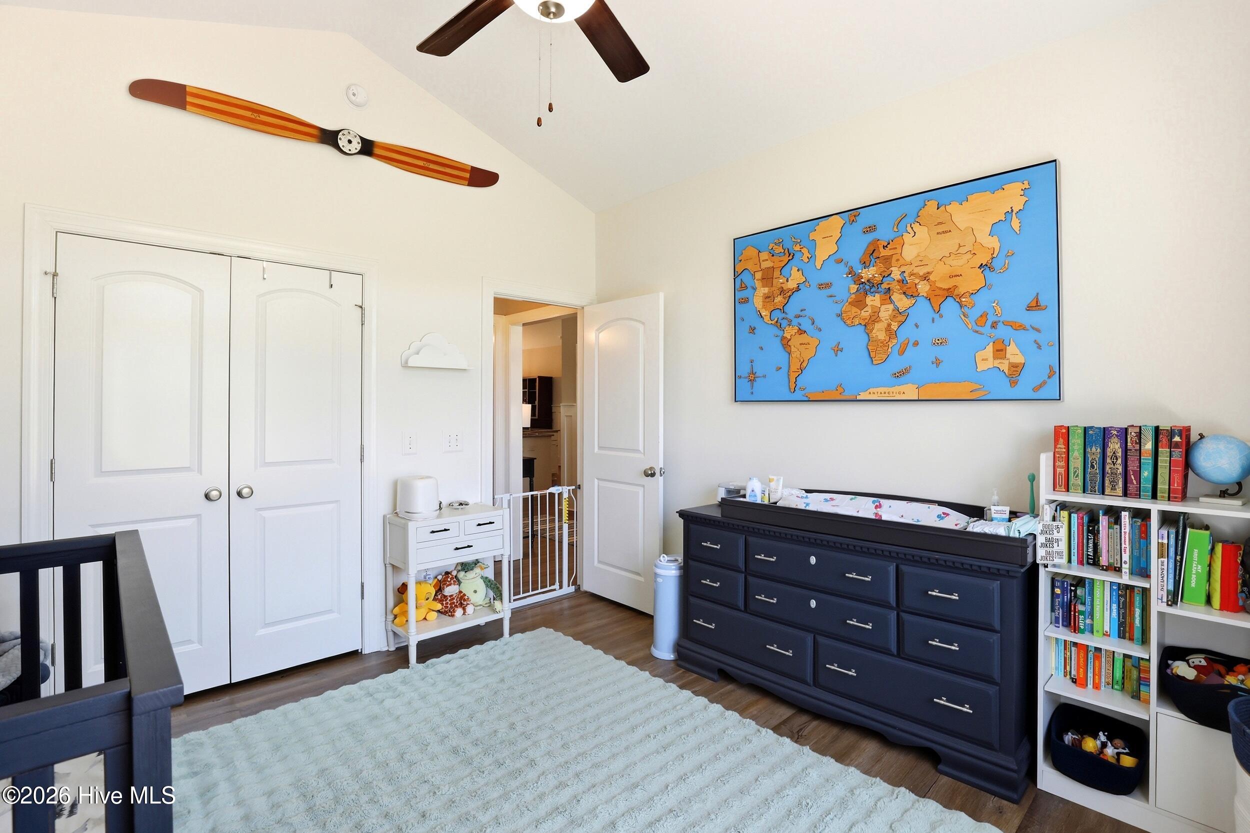 100569214 | Photo 27