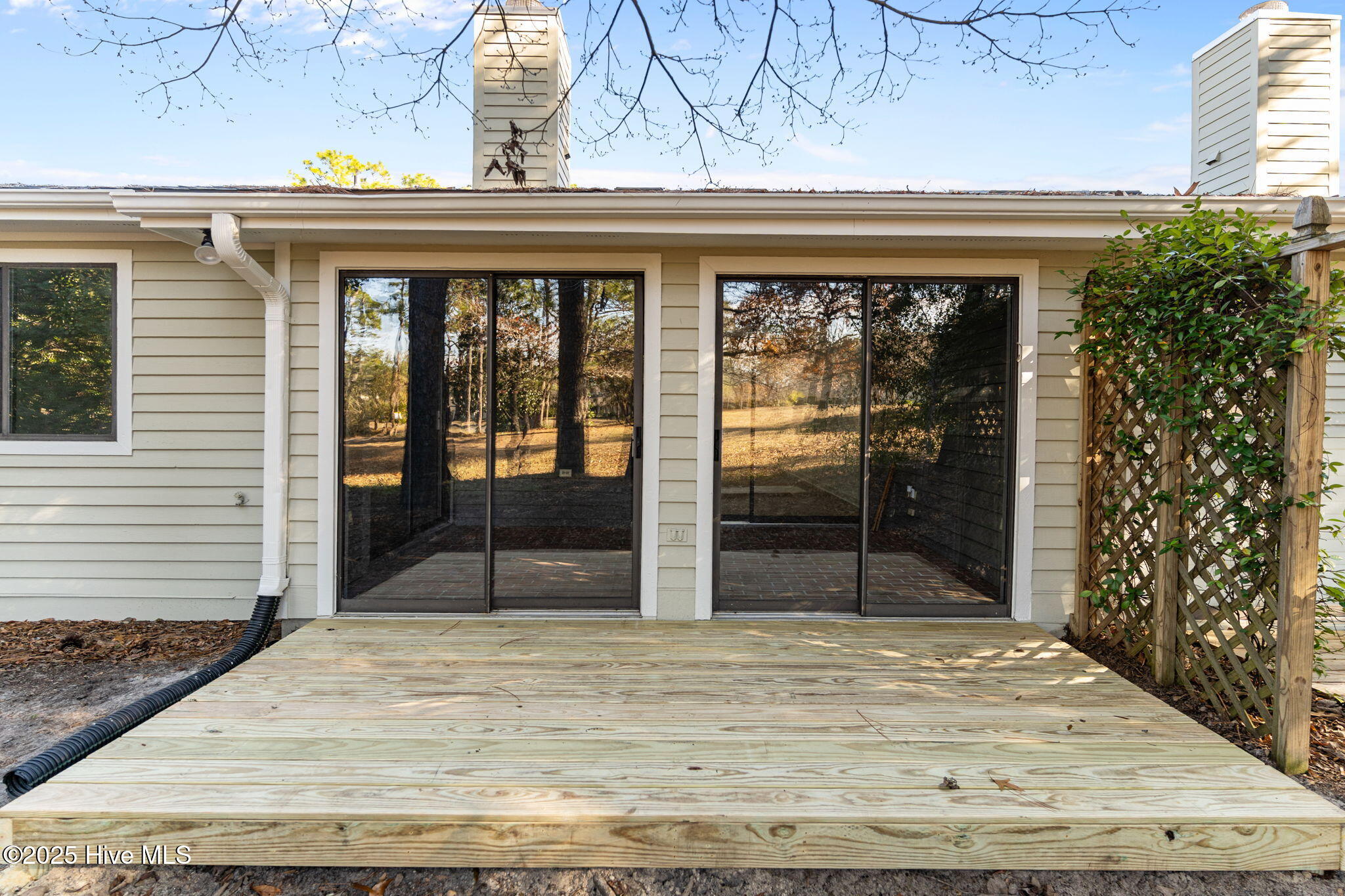 100537867 | Photo 33