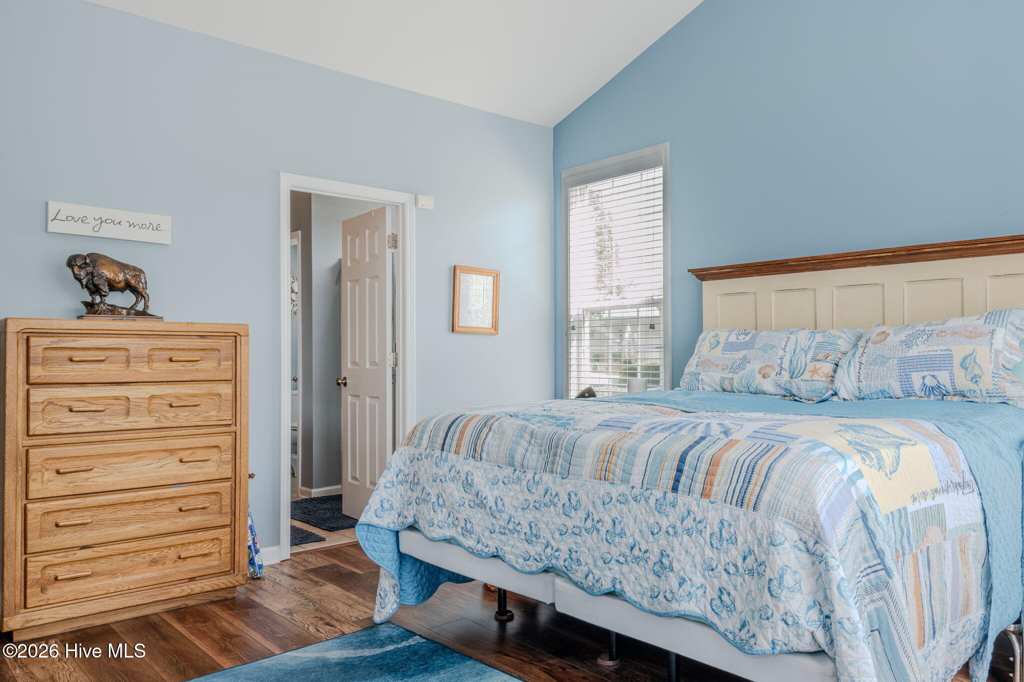 100562762 | Photo 11