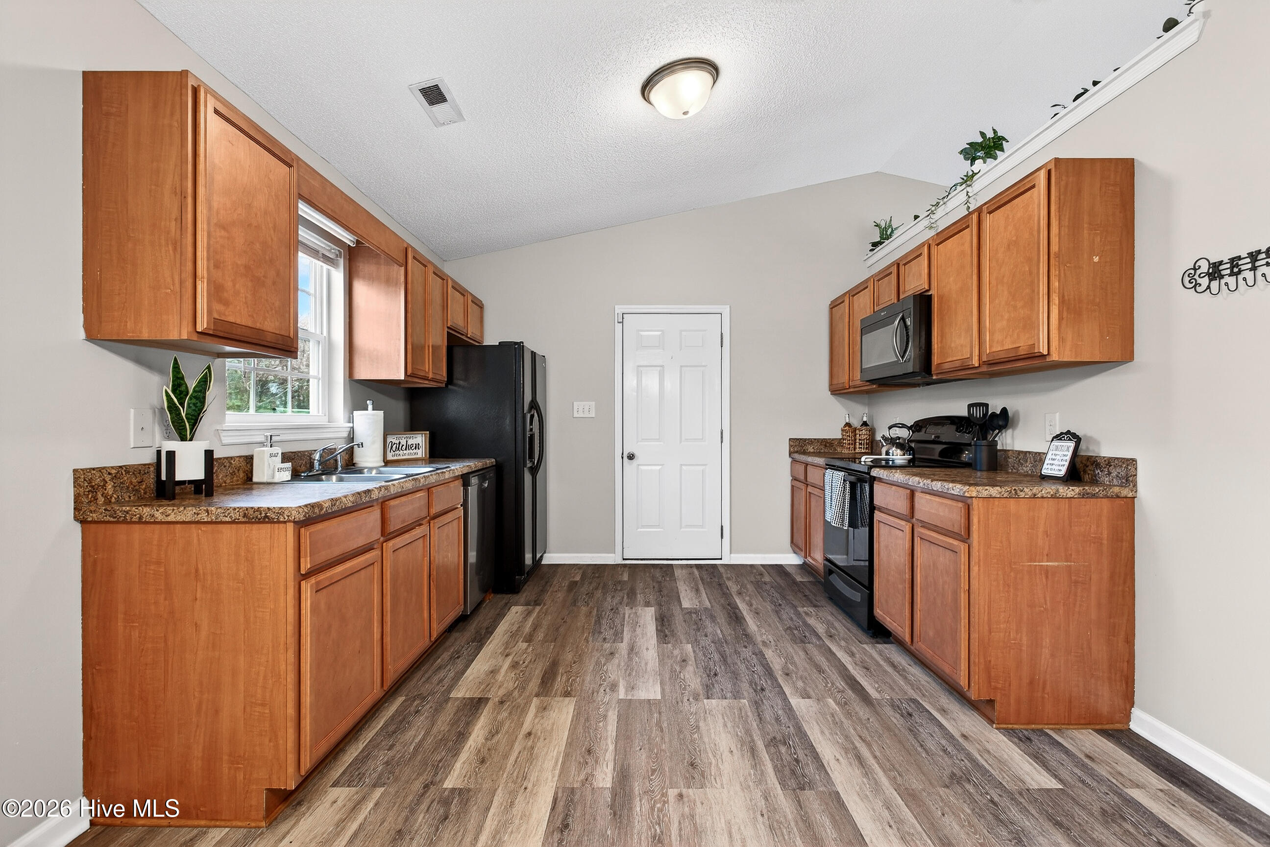 100546986 | Photo 10