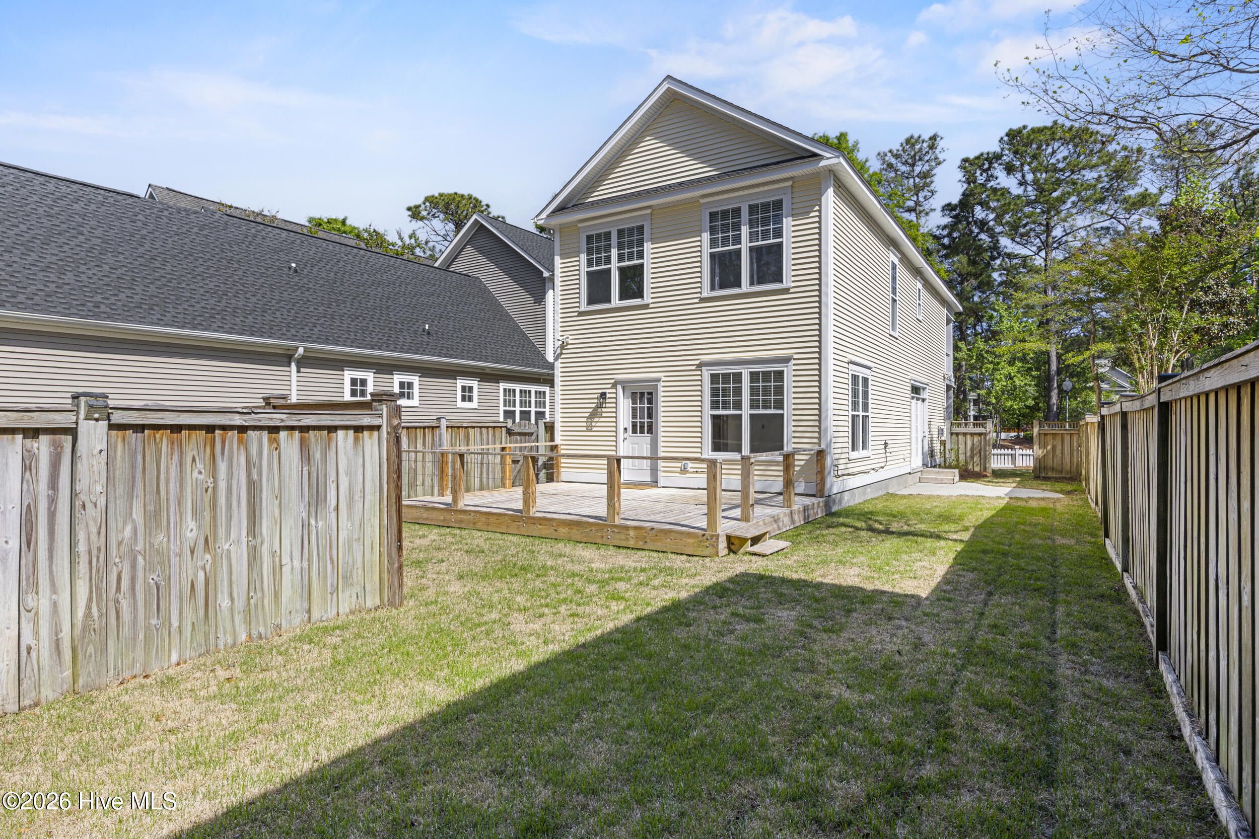 100567913 | Photo 43