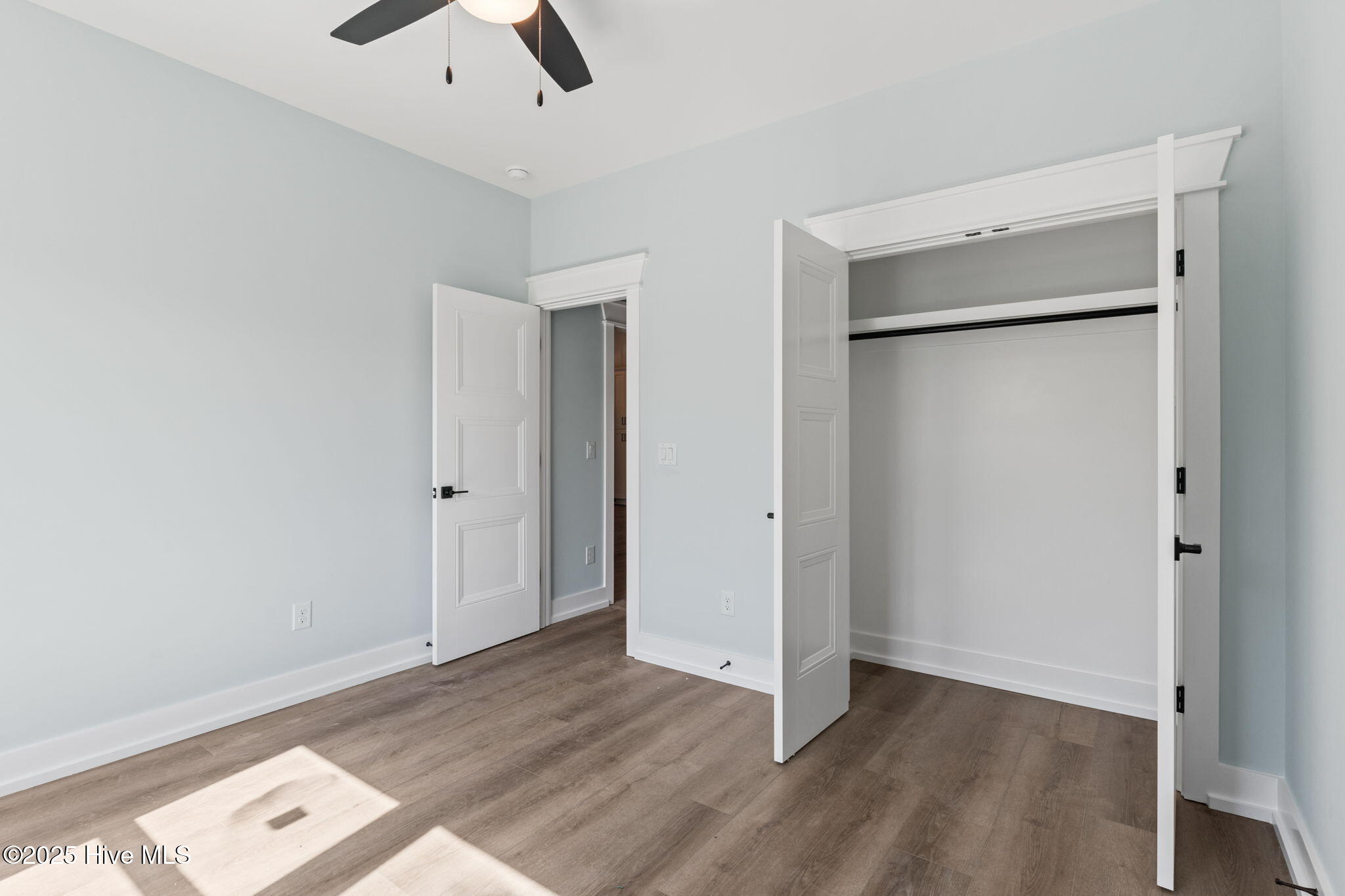 100523673 | Photo 23