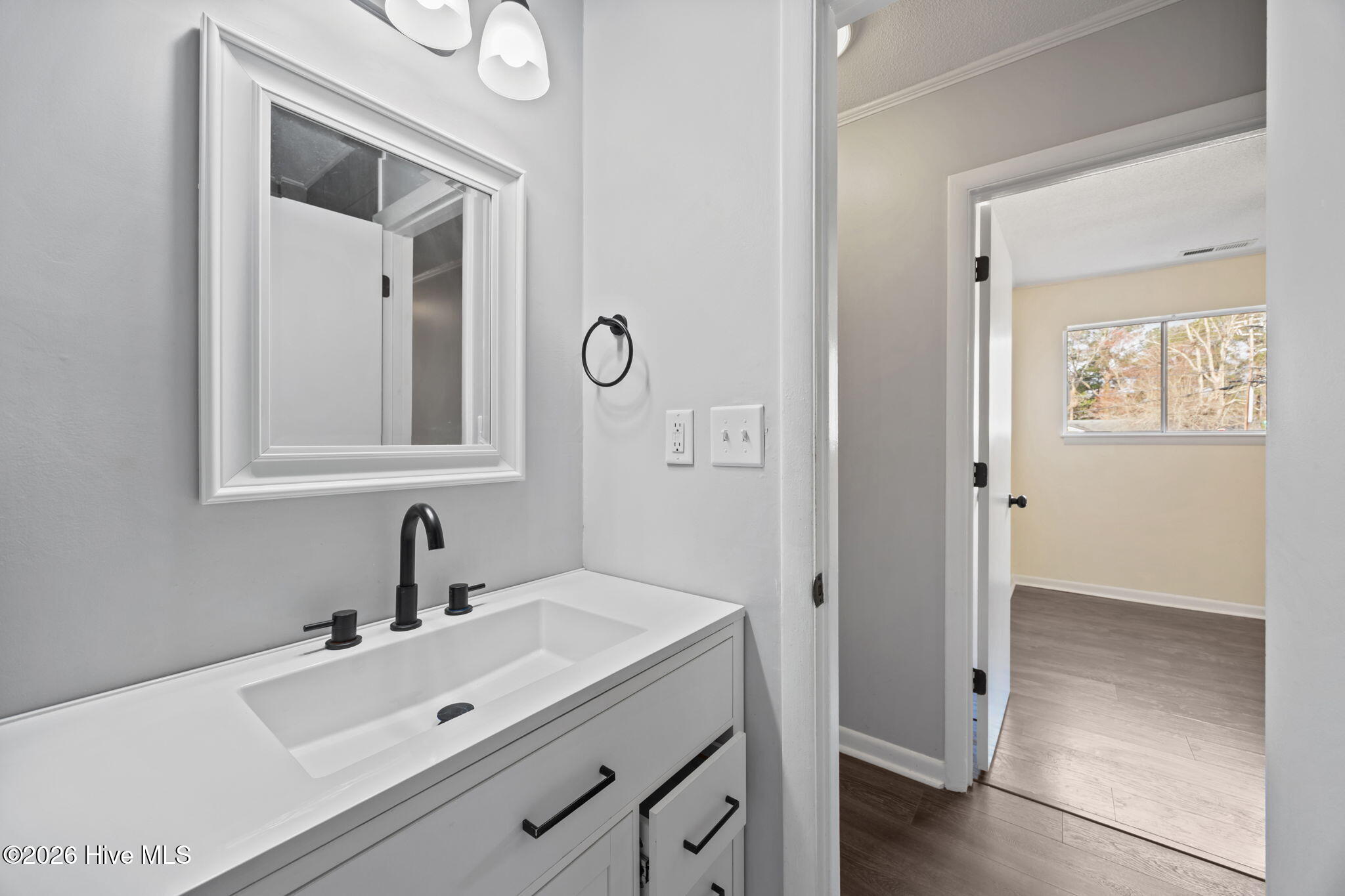 100559433 | Photo 22