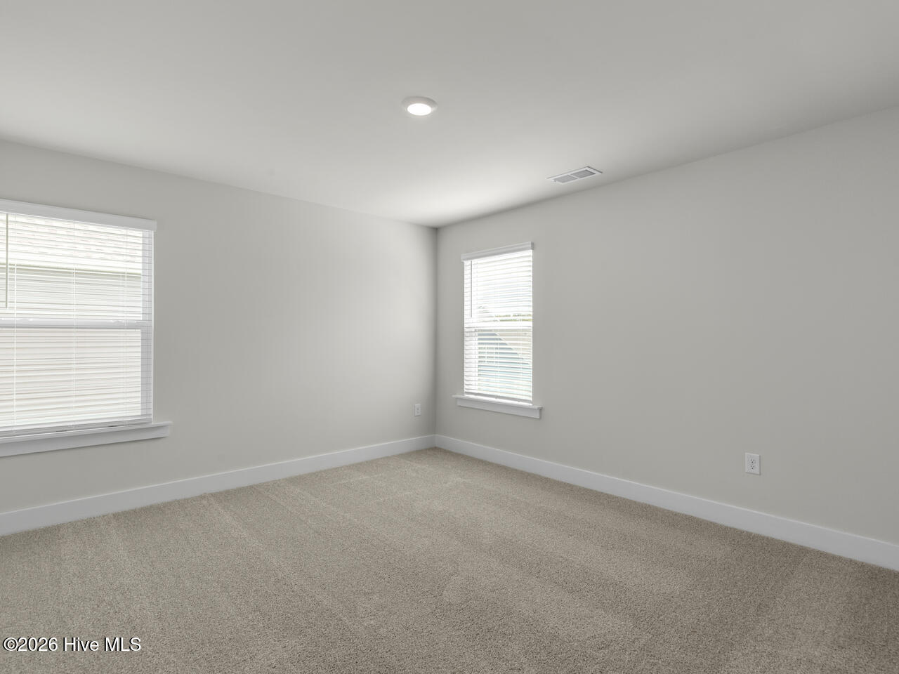 100553189 | Photo 39