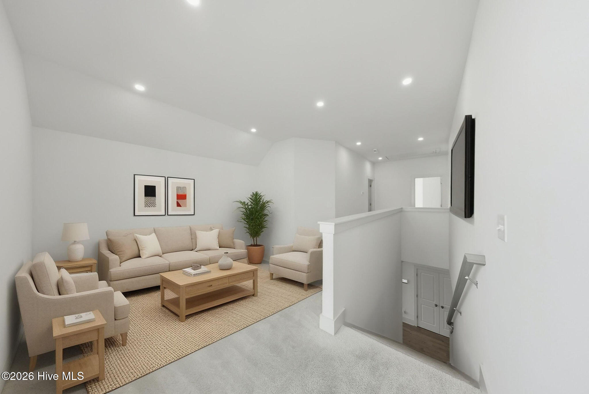 100567924 | Photo 32