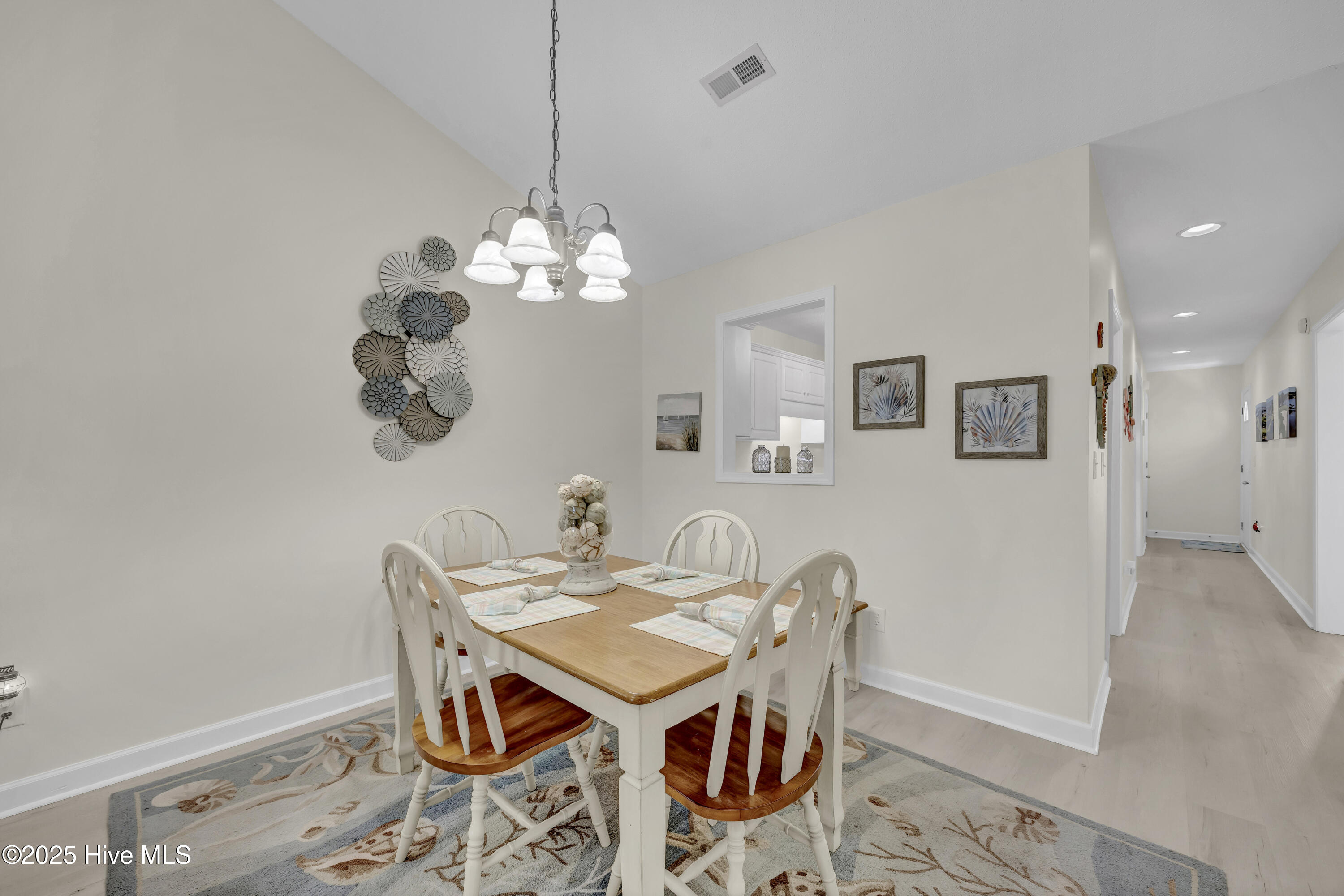 100545901 | Photo 18