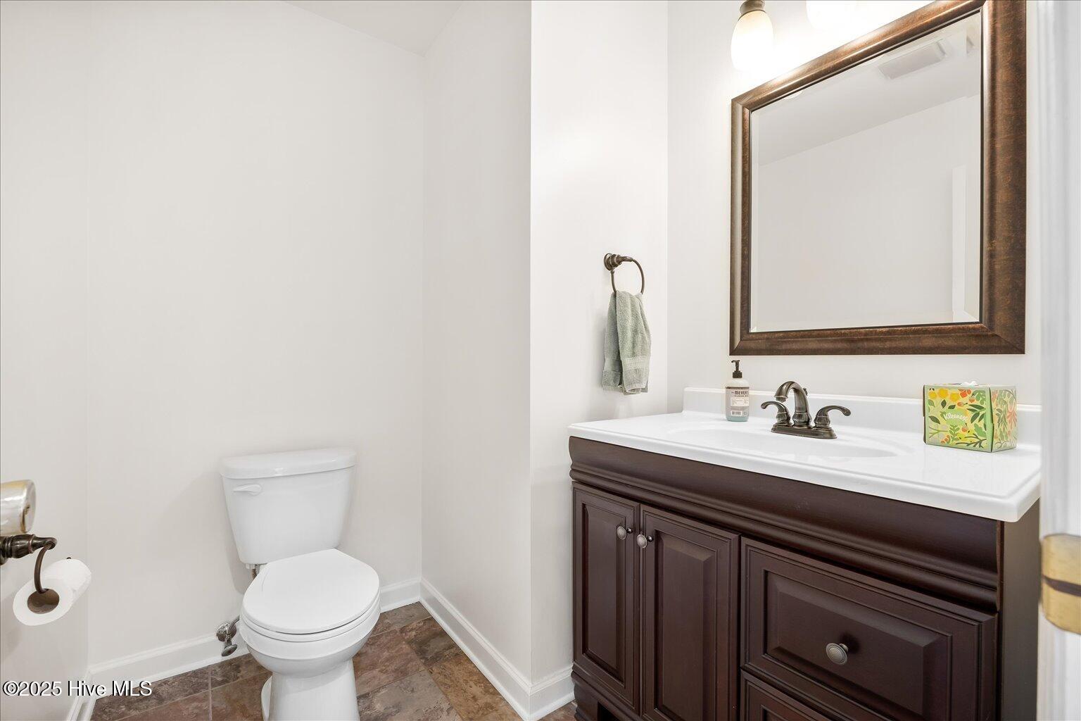 100535280 | Photo 15