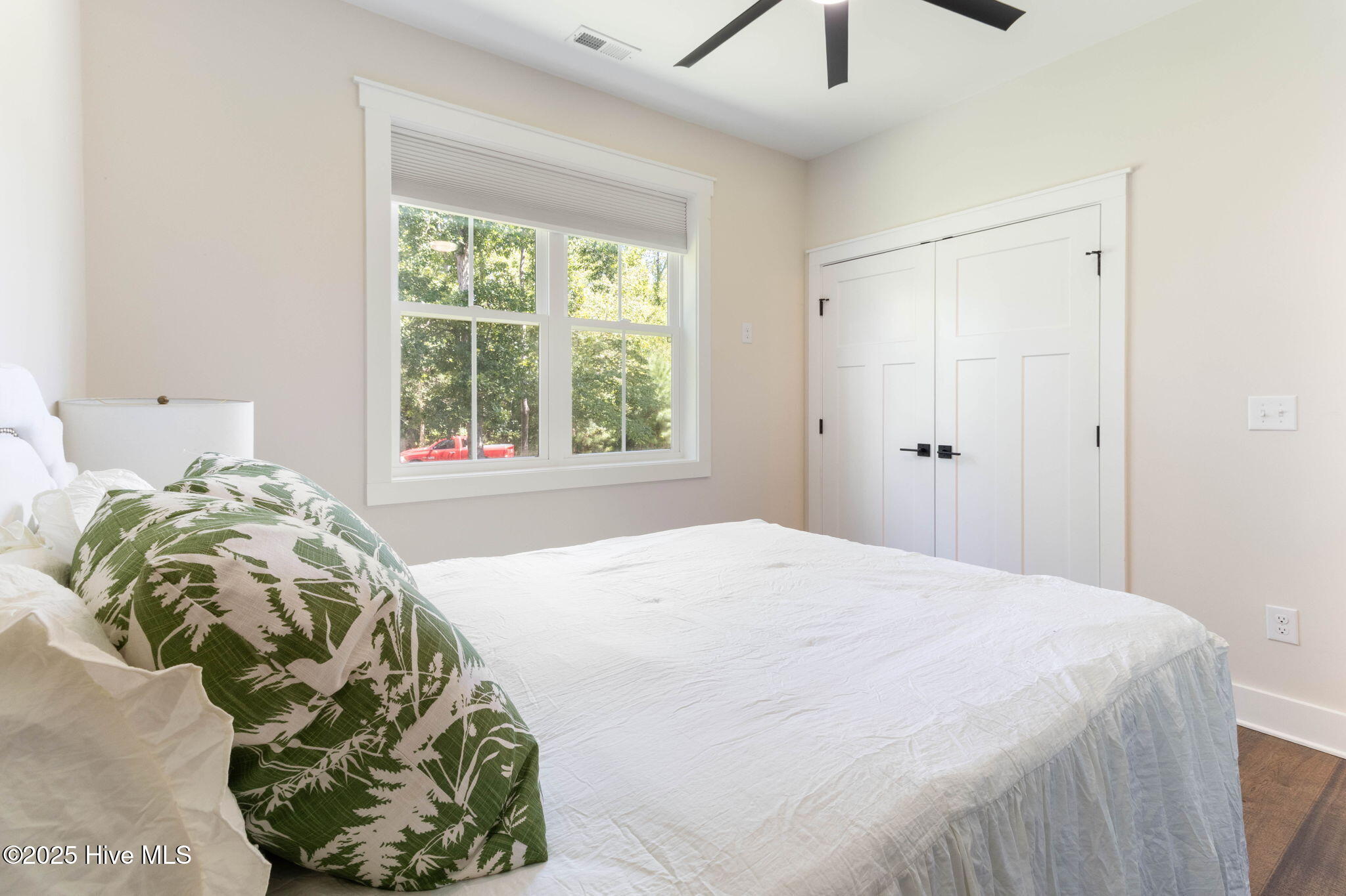 100525541 | Photo 15