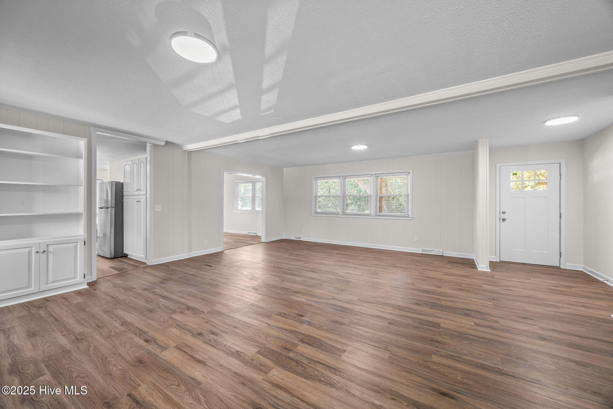 100540435 | Photo 14