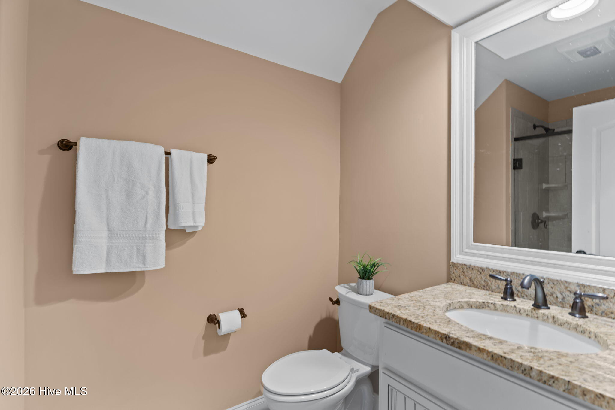 100561324 | Photo 27