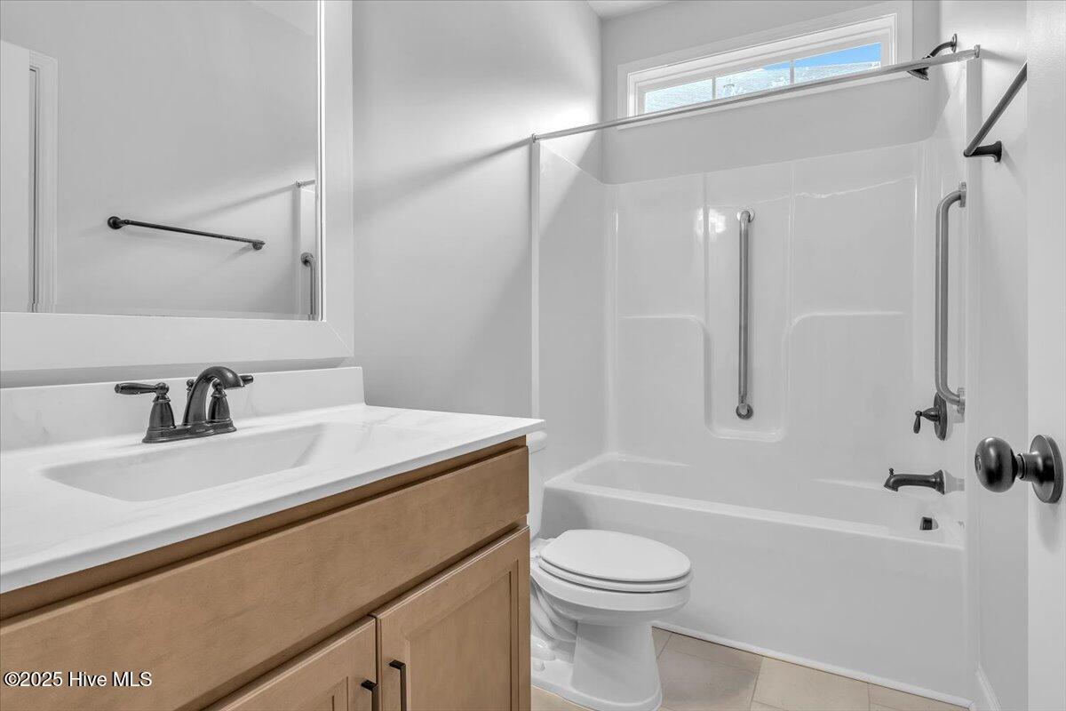 100527070 | Photo 23