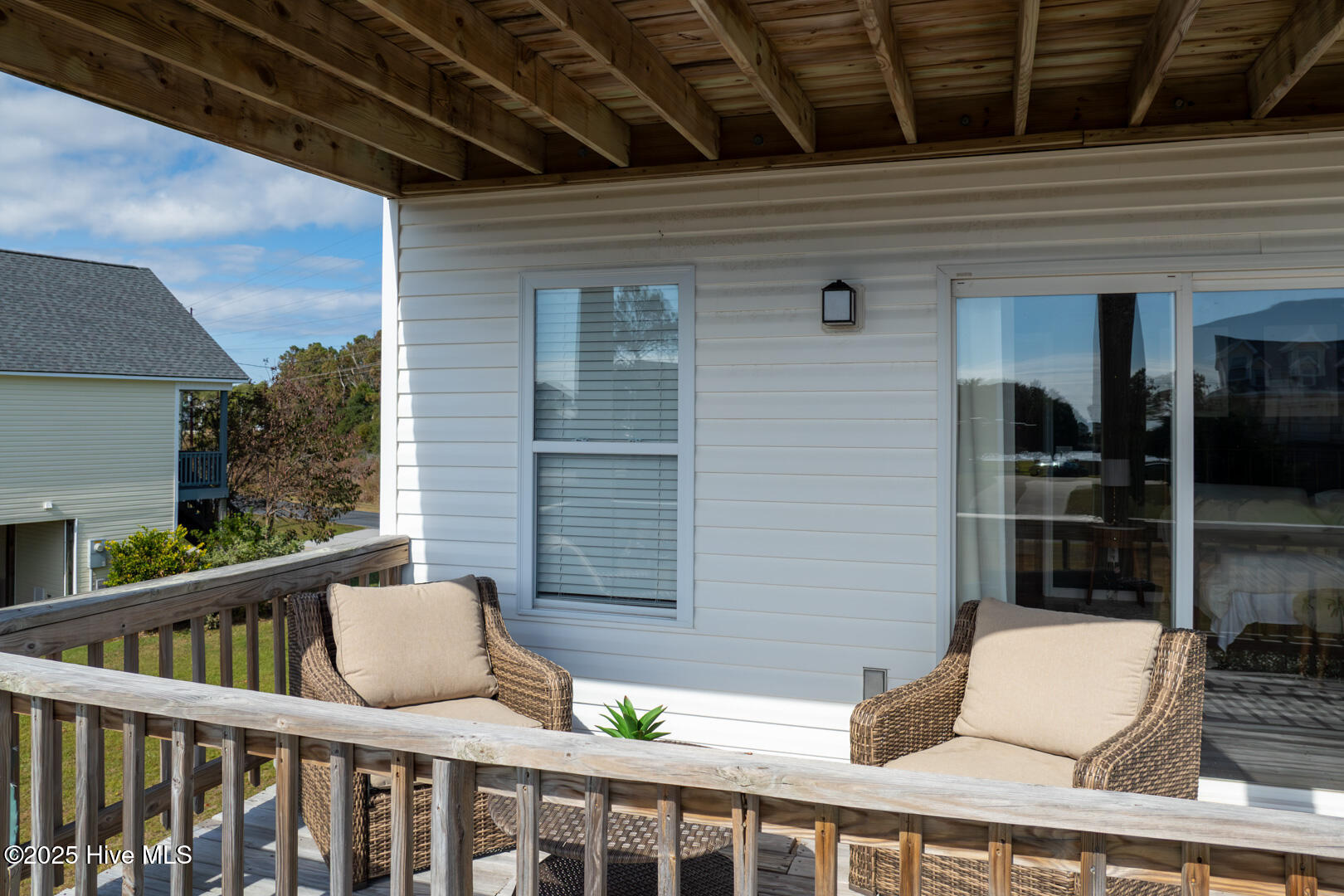 100535257 | Photo 38