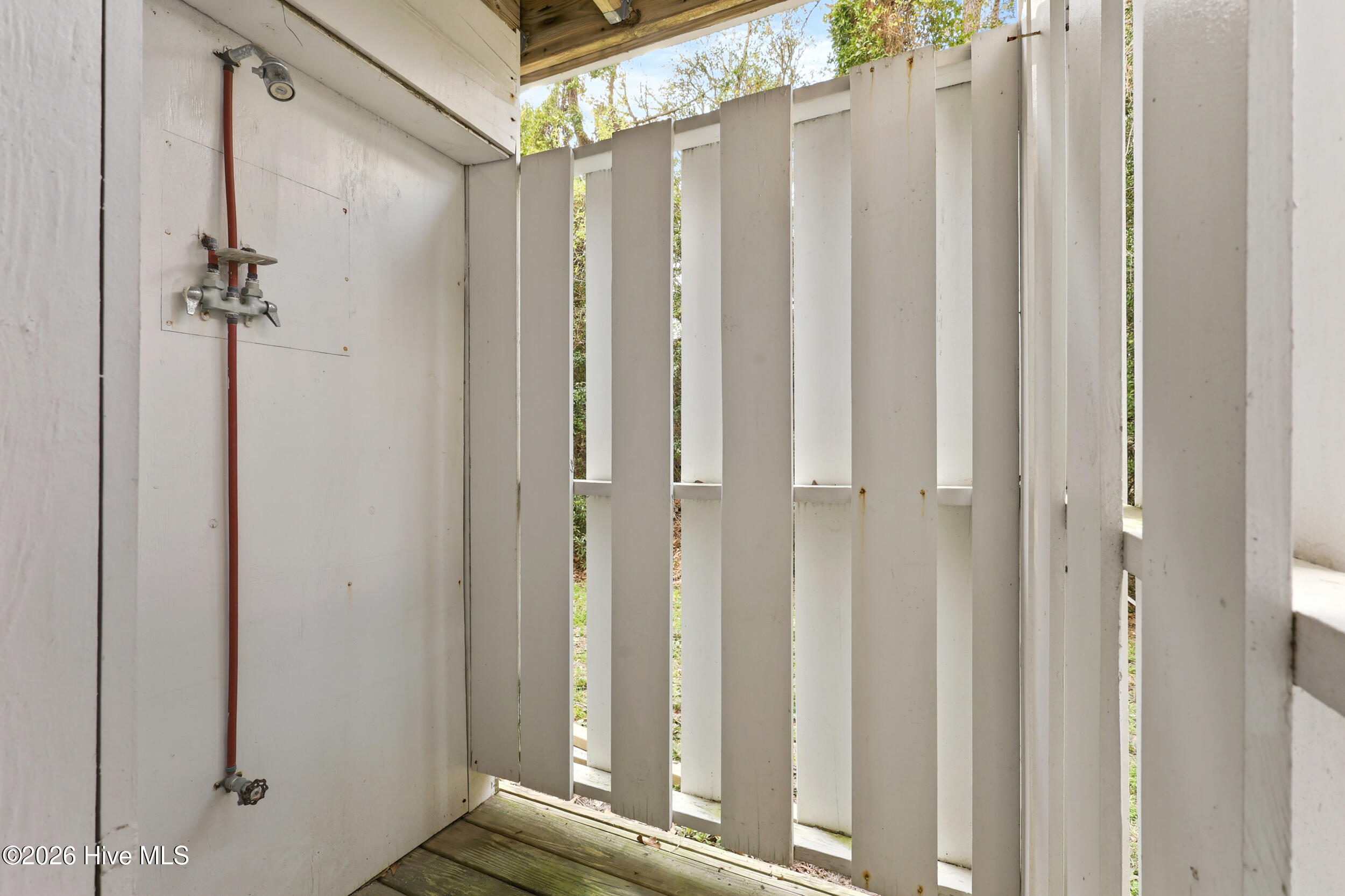 100562364 | Photo 25