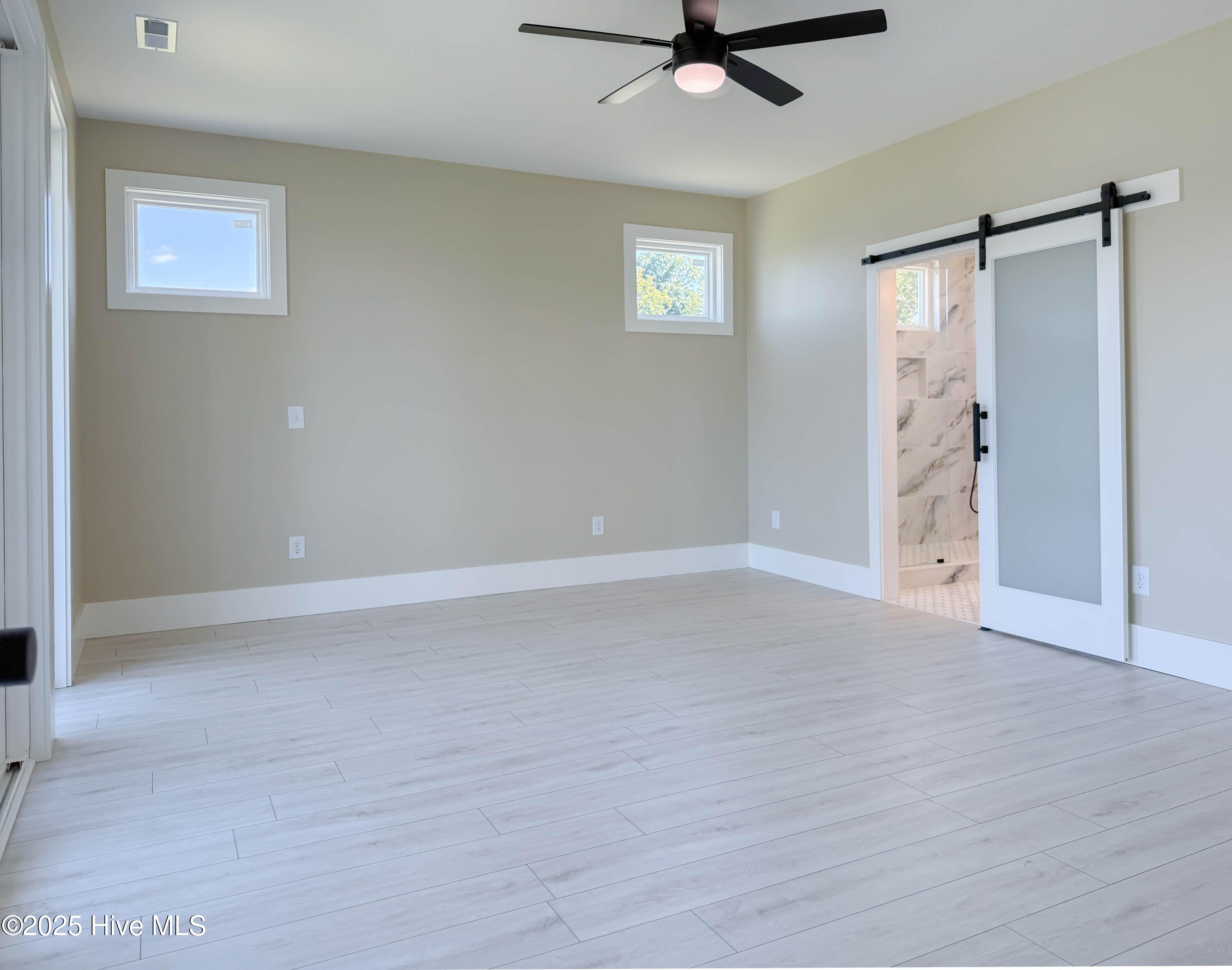 100539536 | Photo 117