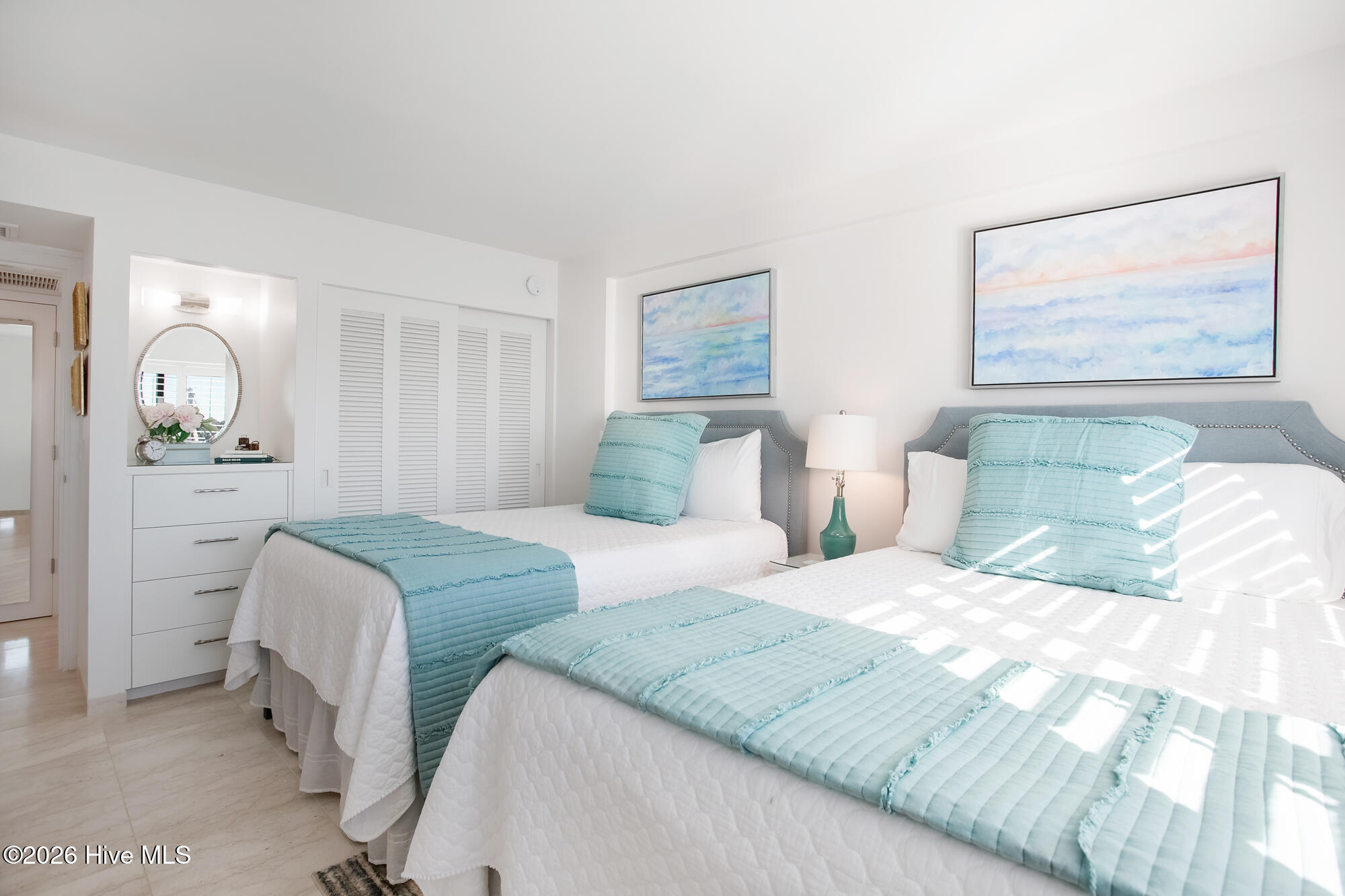 100557997 | Photo 22