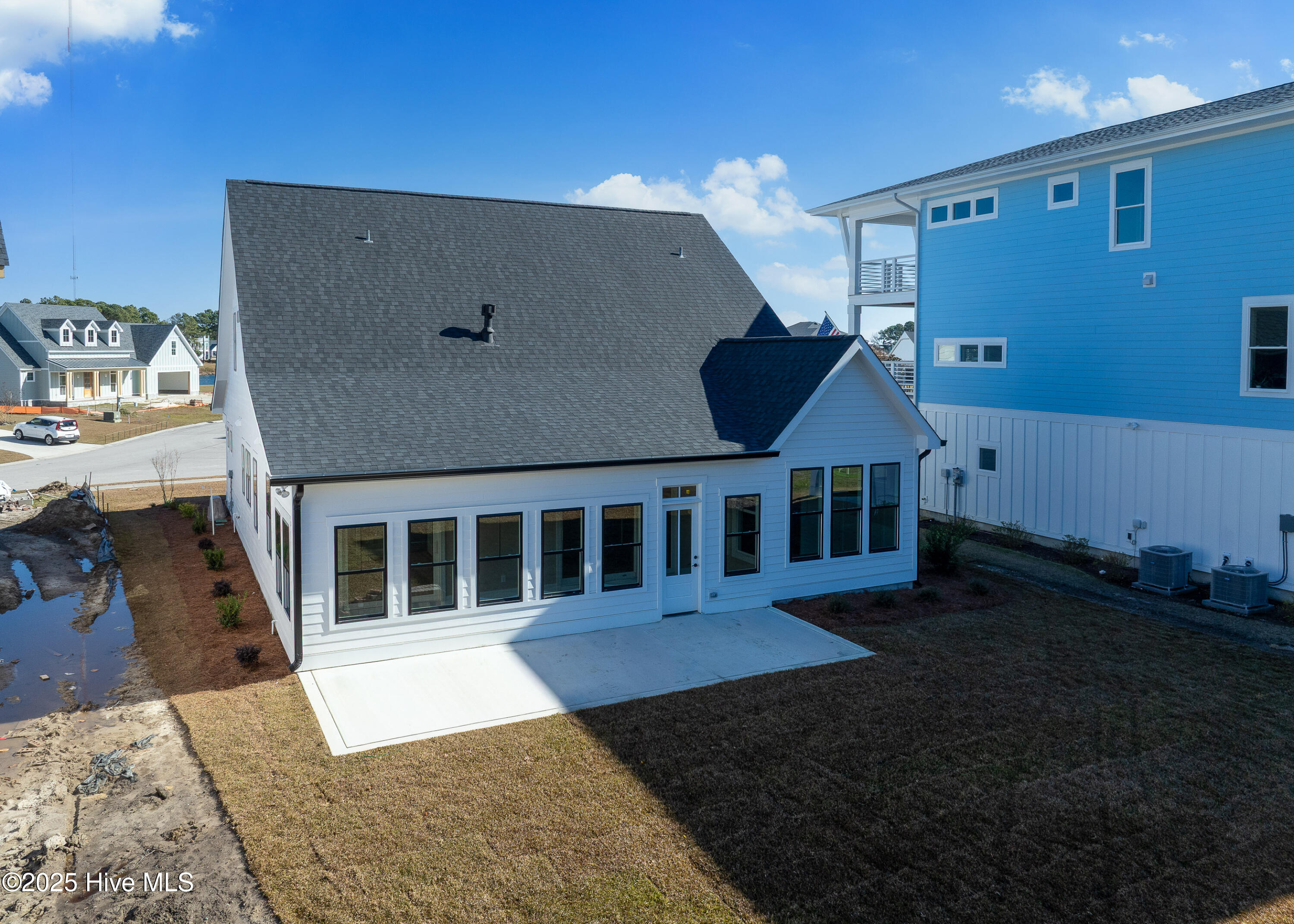 100537185 | Photo 39