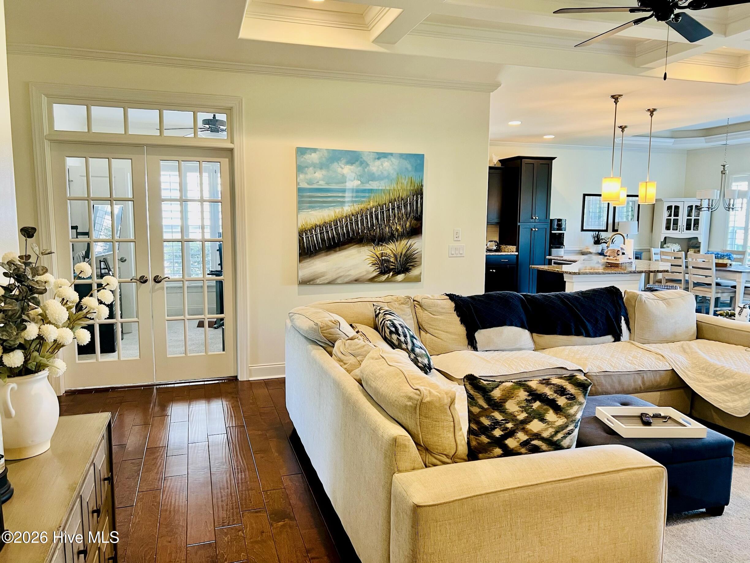 100562211 | Photo 19