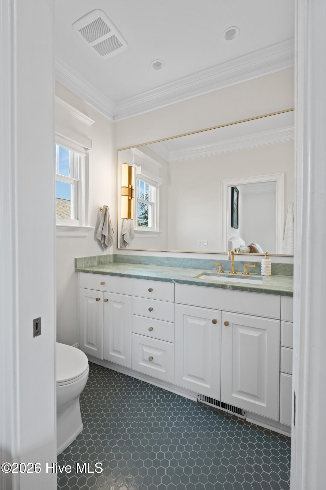 100567565 | Photo 33