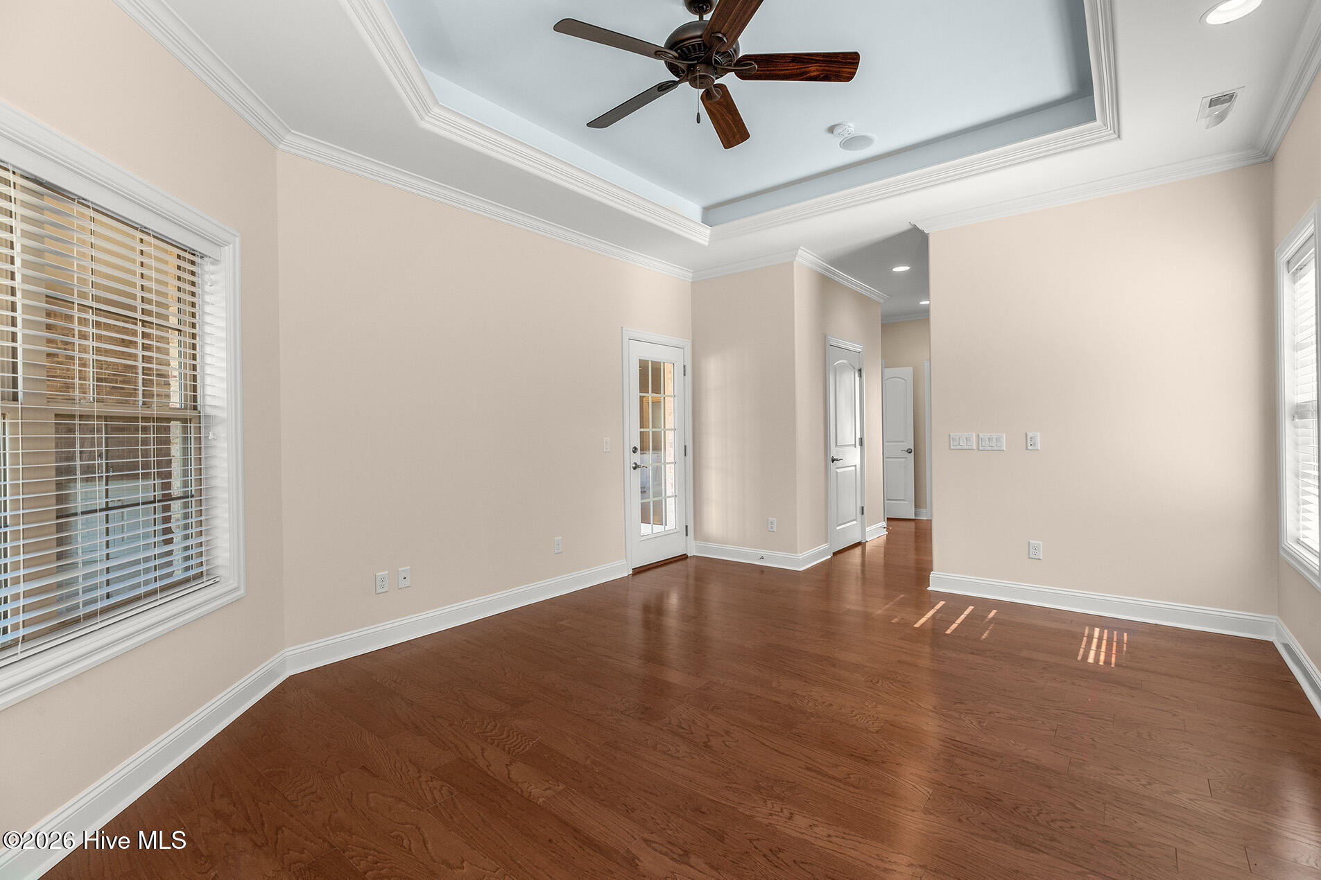 100556141 | Photo 24