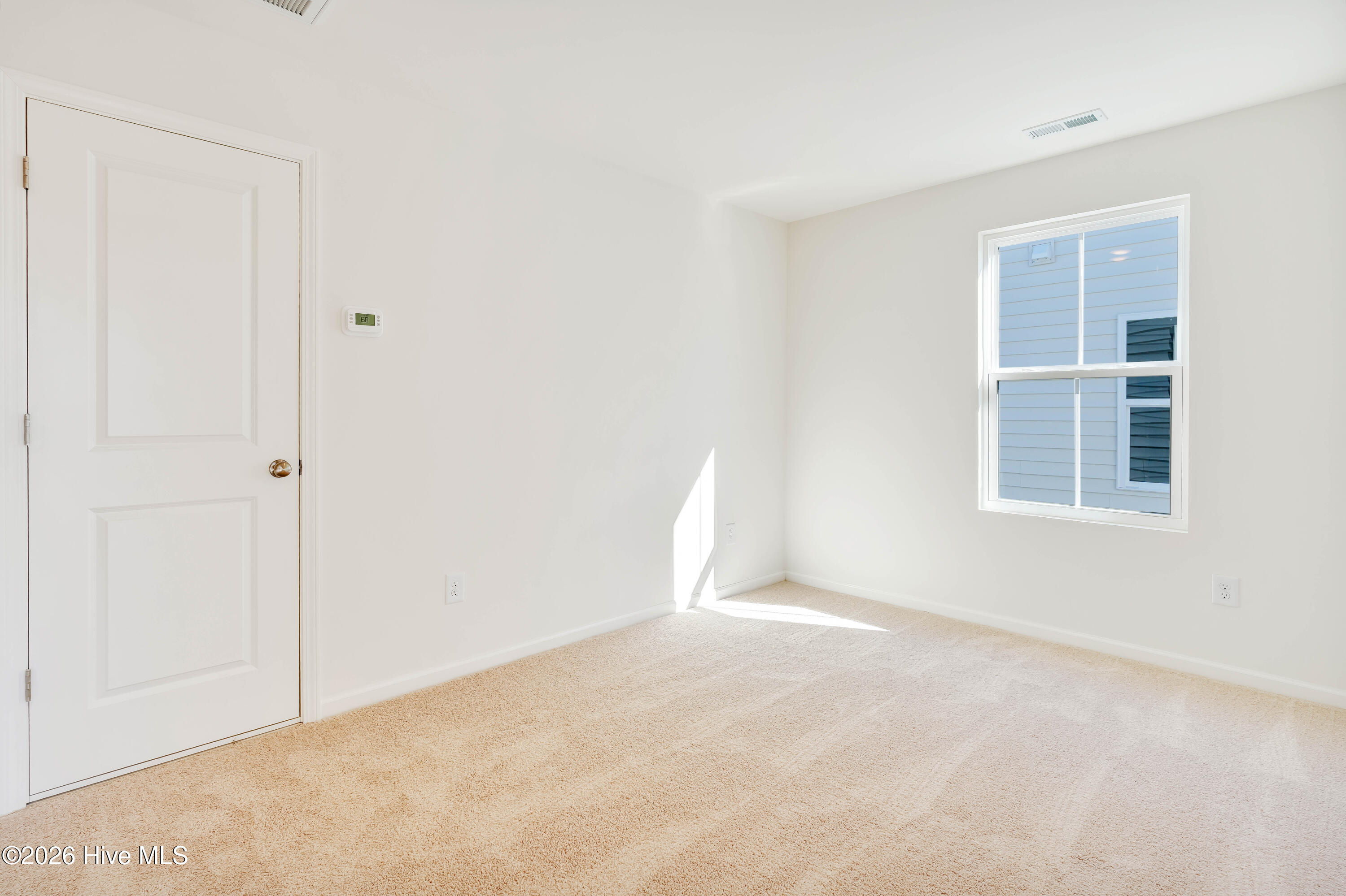 100559142 | Photo 32