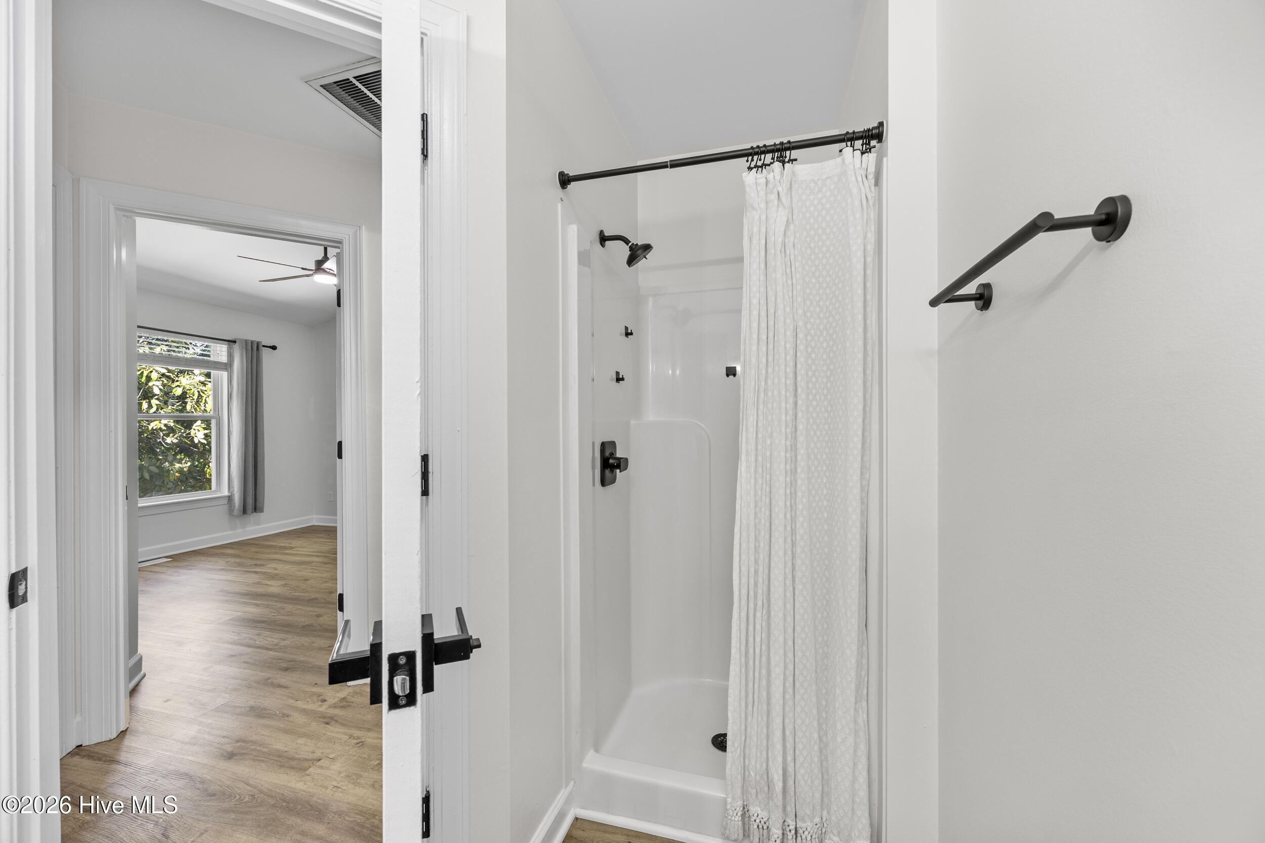 100567822 | Photo 34