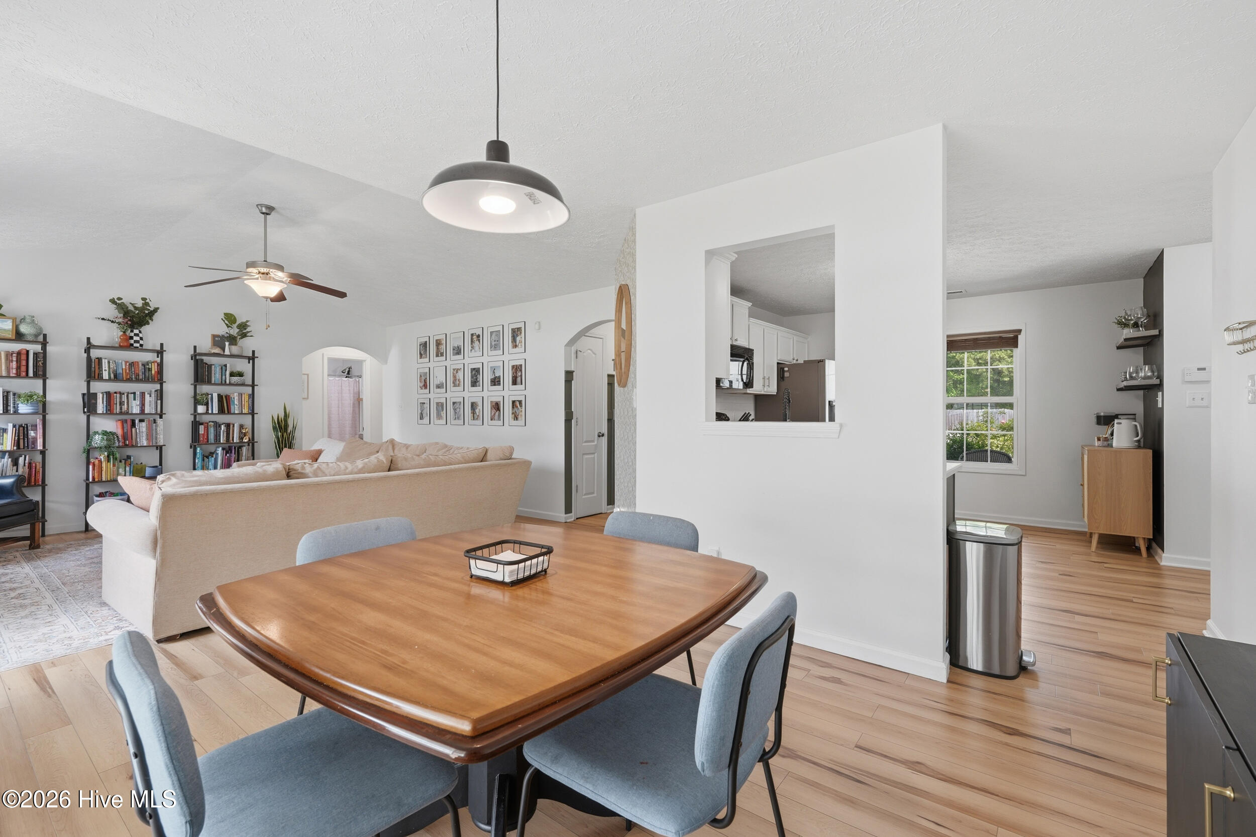 100567725 | Photo 11