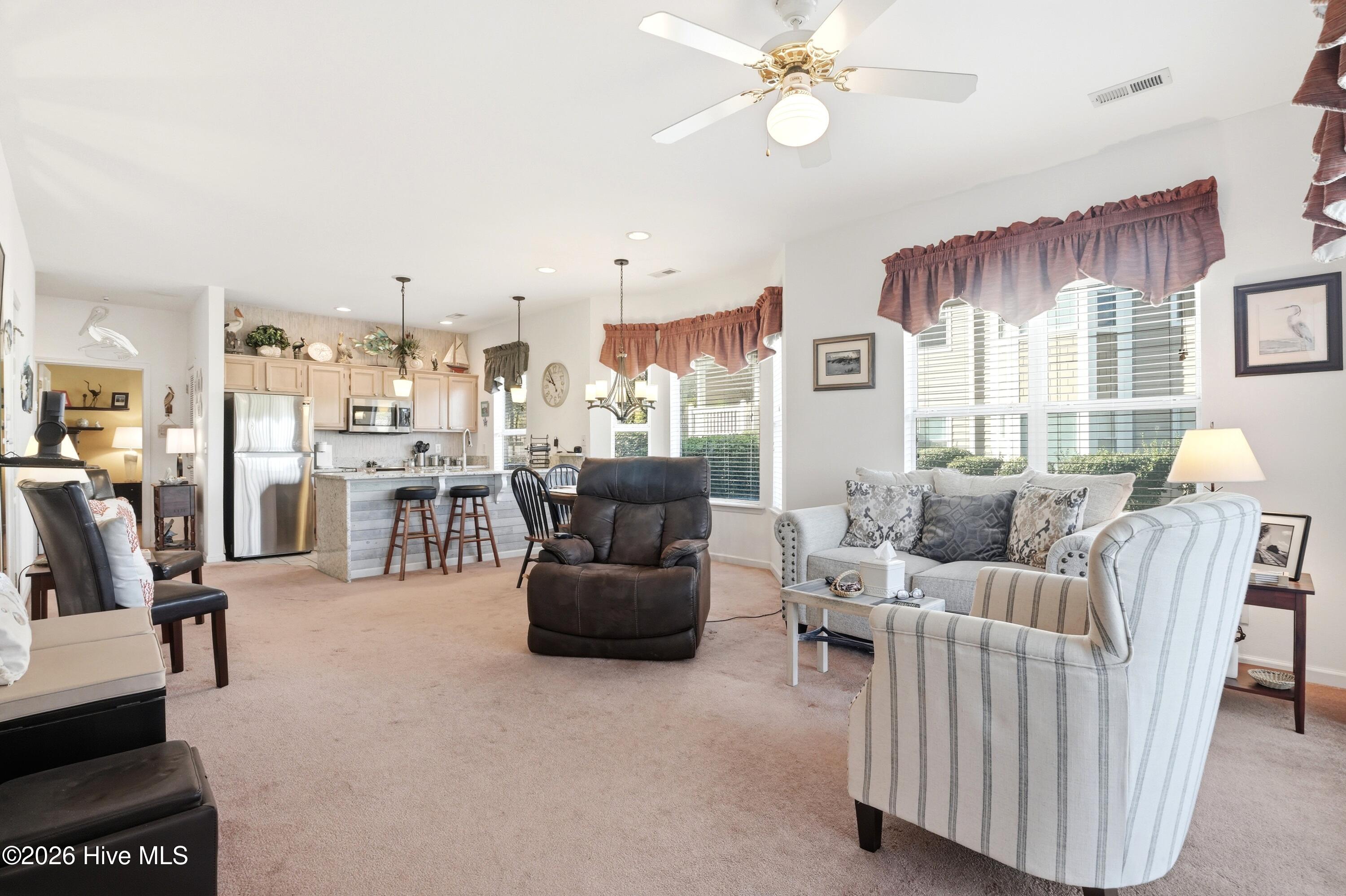 100561892 | Photo 21