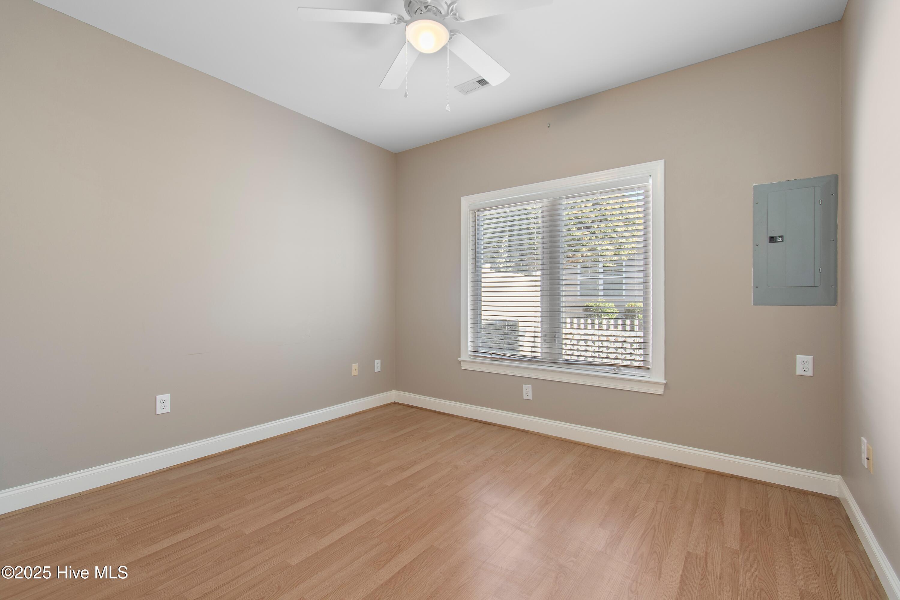 100546461 | Photo 28