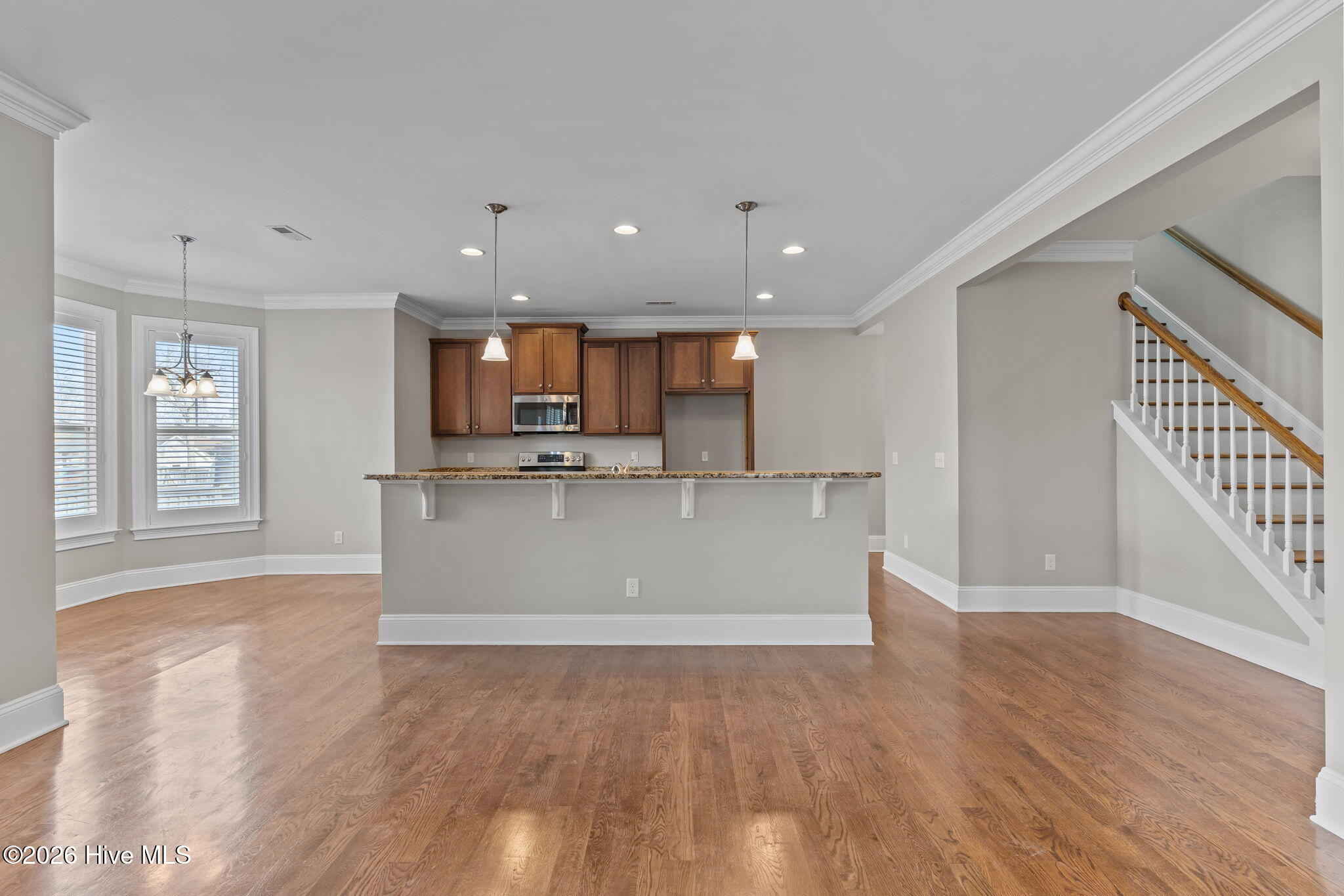 100555692 | Photo 13