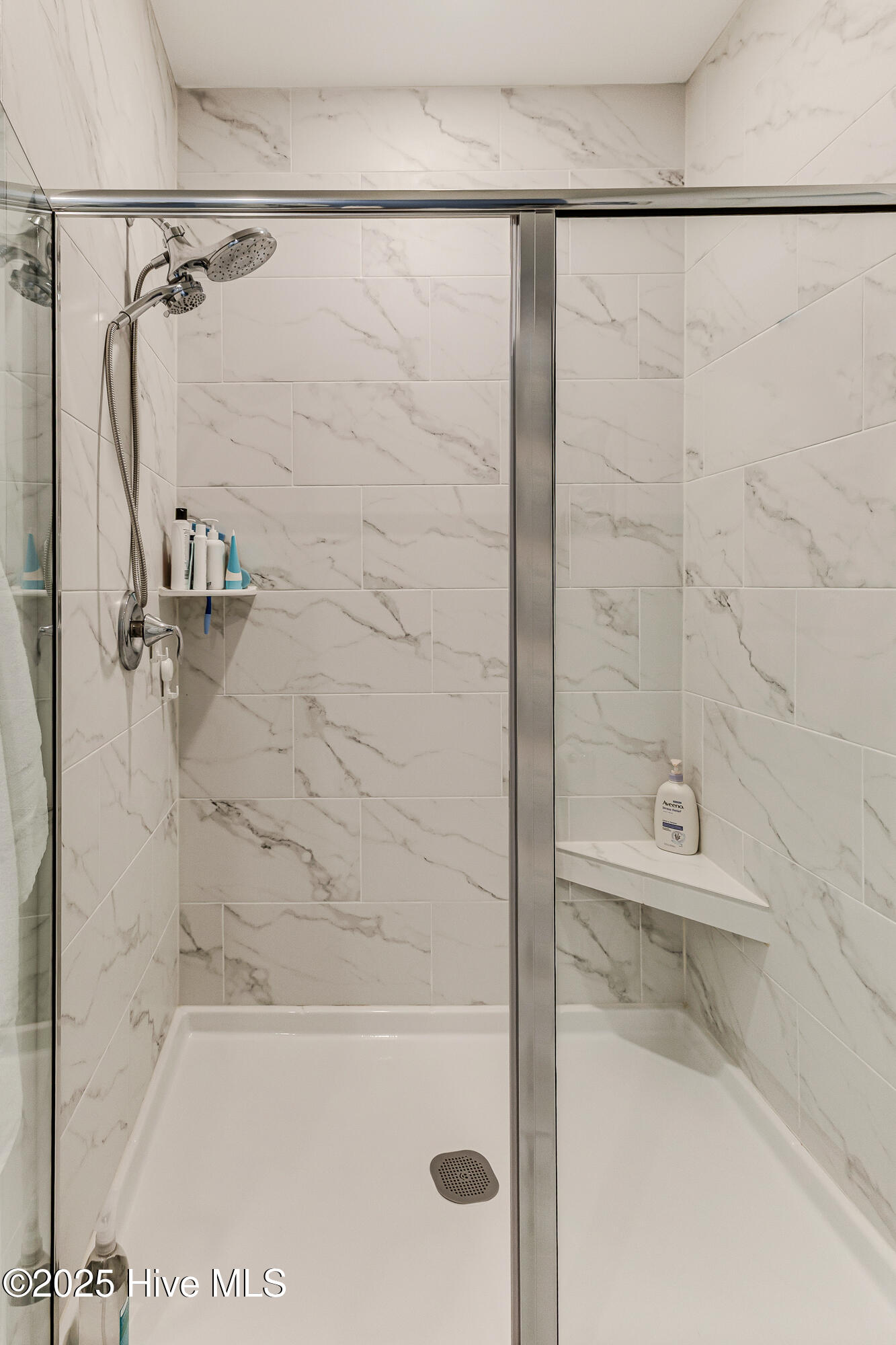 100542880 | Photo 28