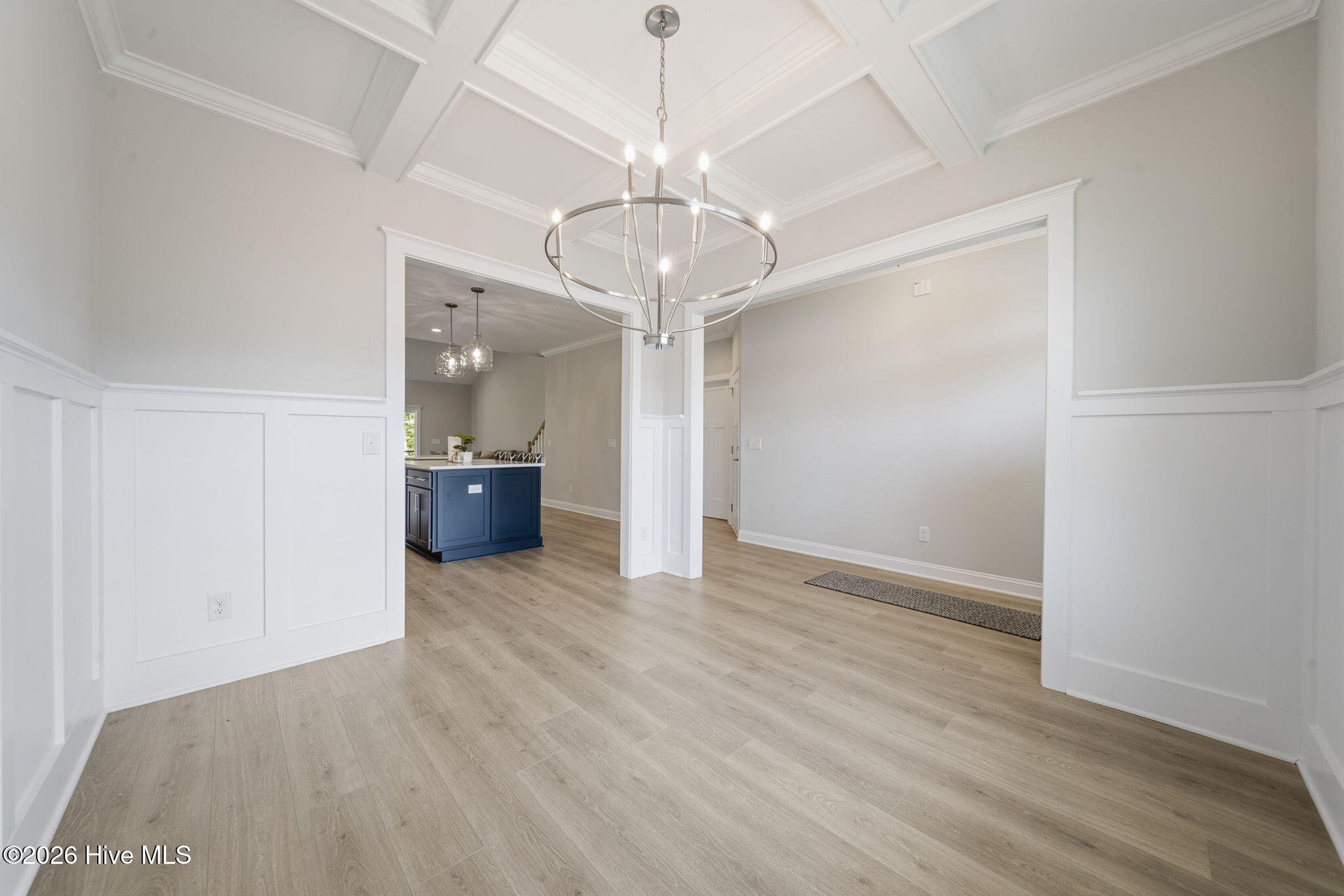 100567561 | Photo 13