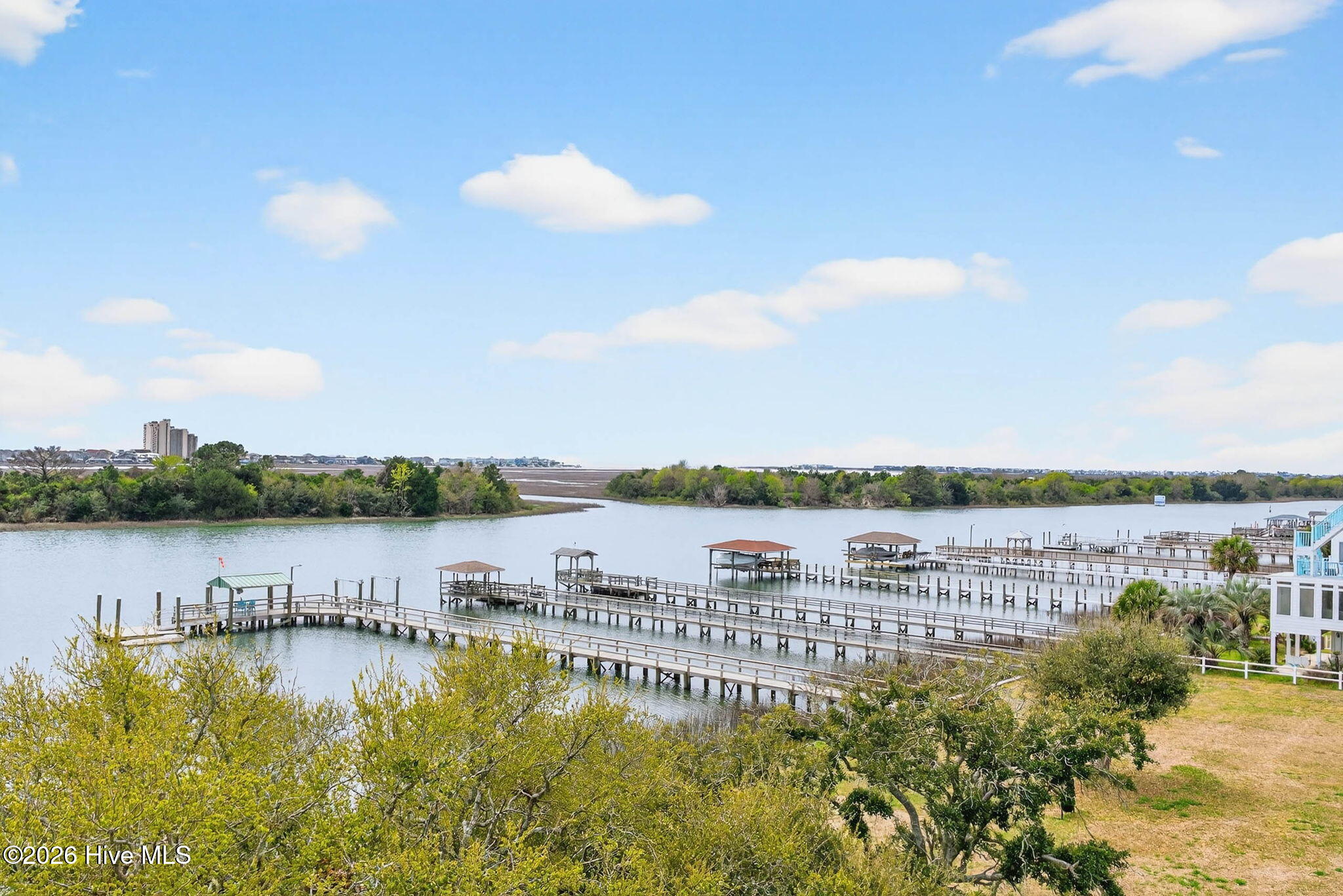 100563982 | Photo 42