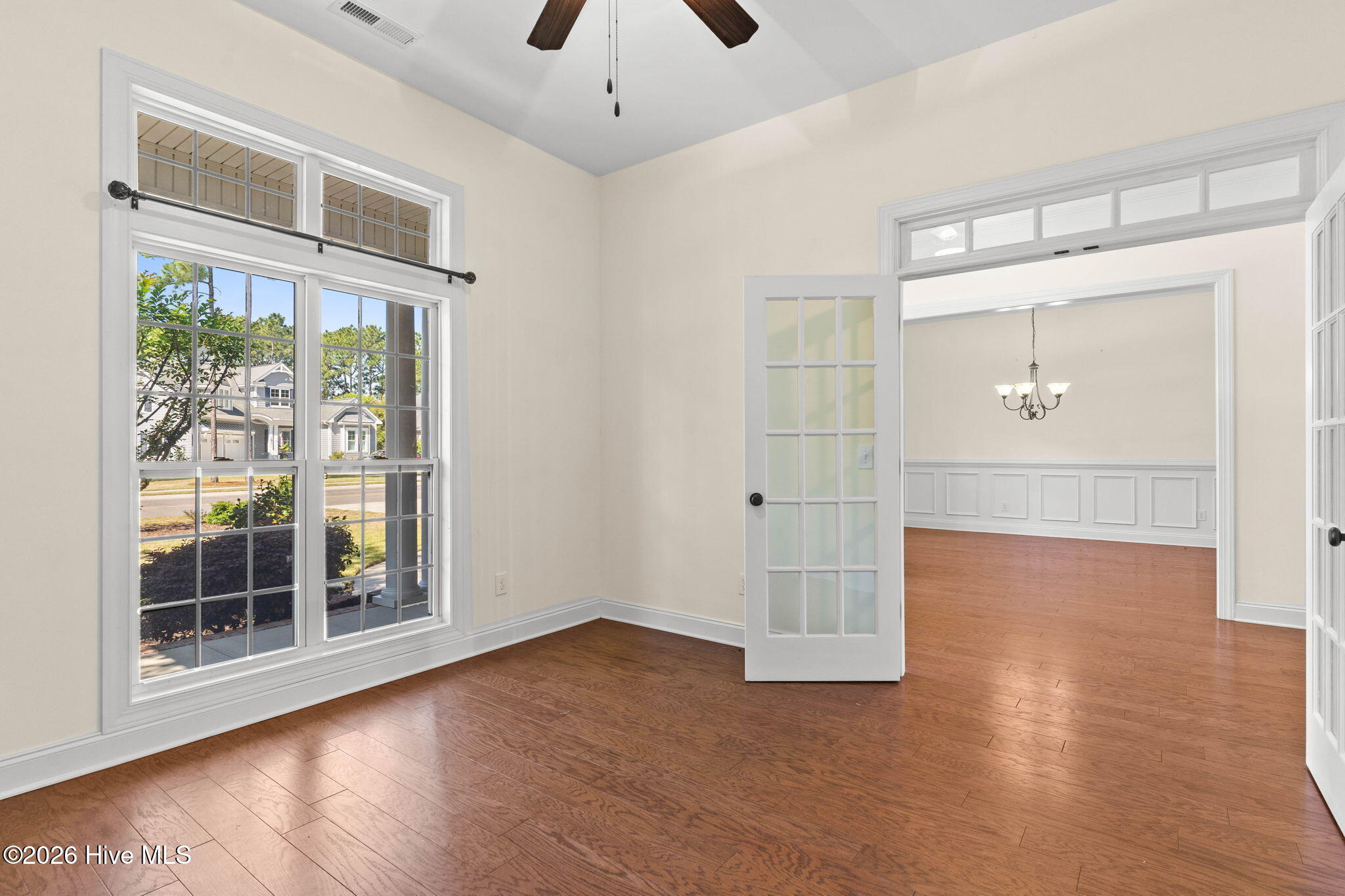 100568005 | Photo 18