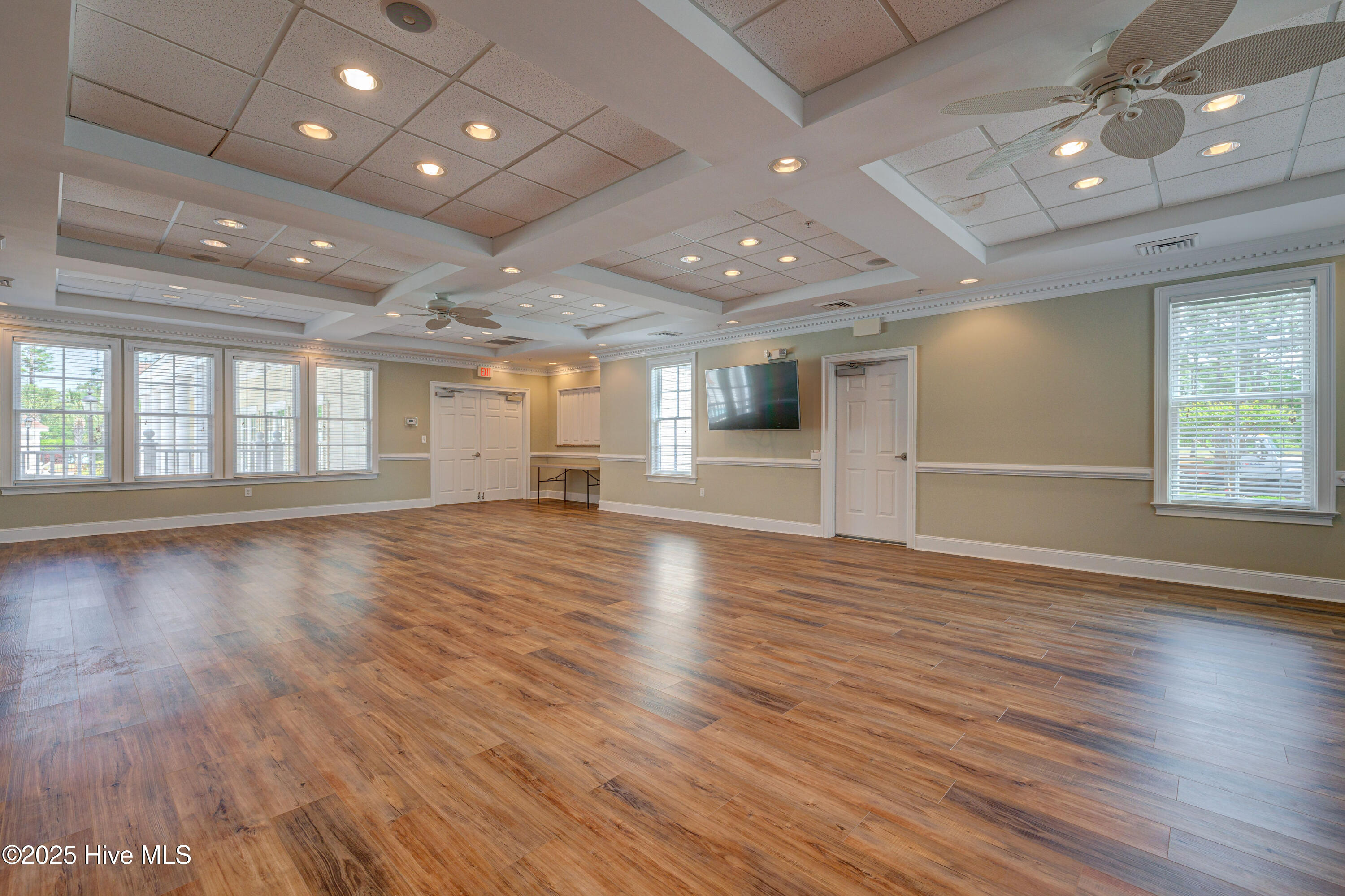 100547497 | Photo 28