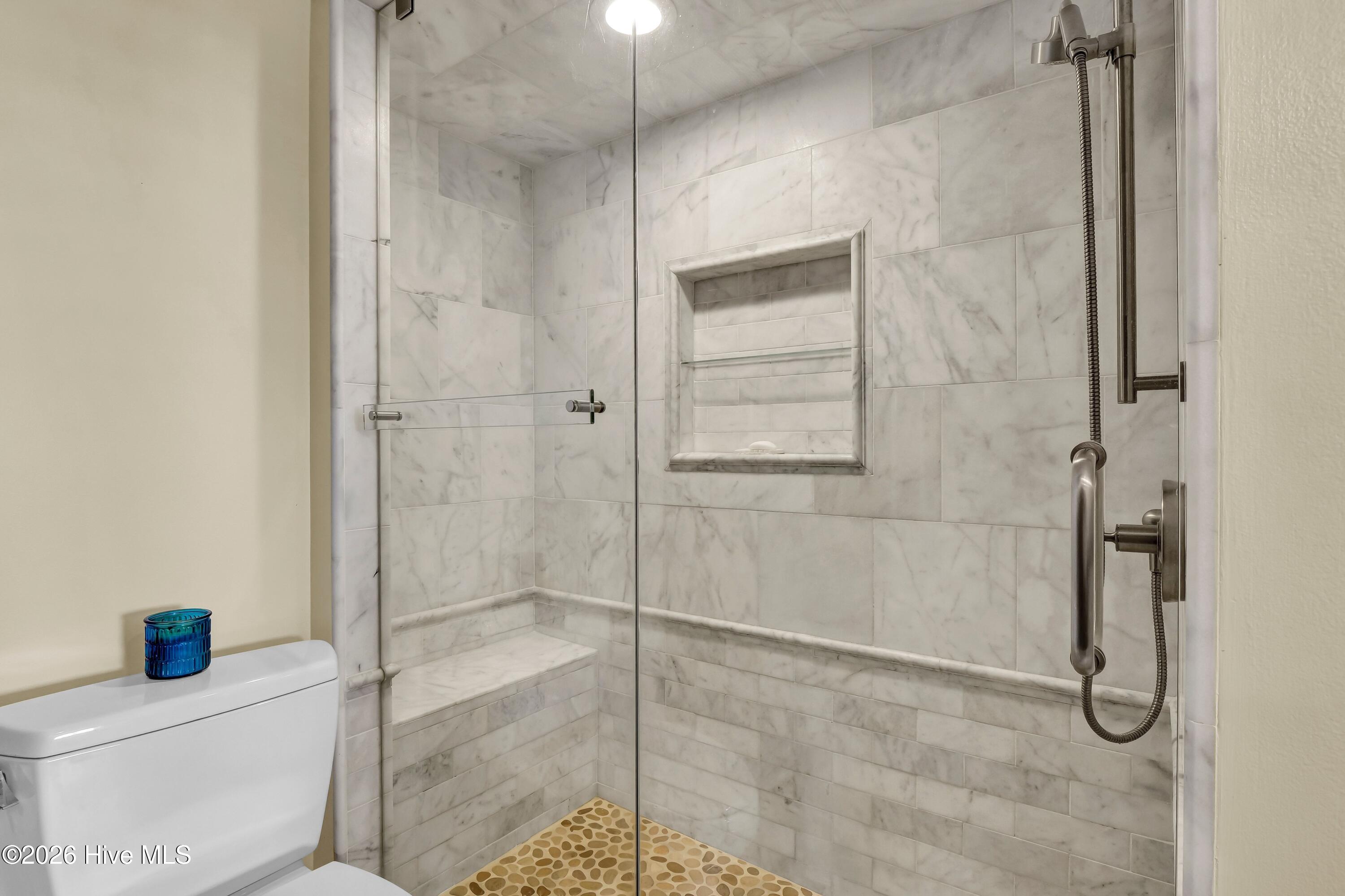 100559794 | Photo 24