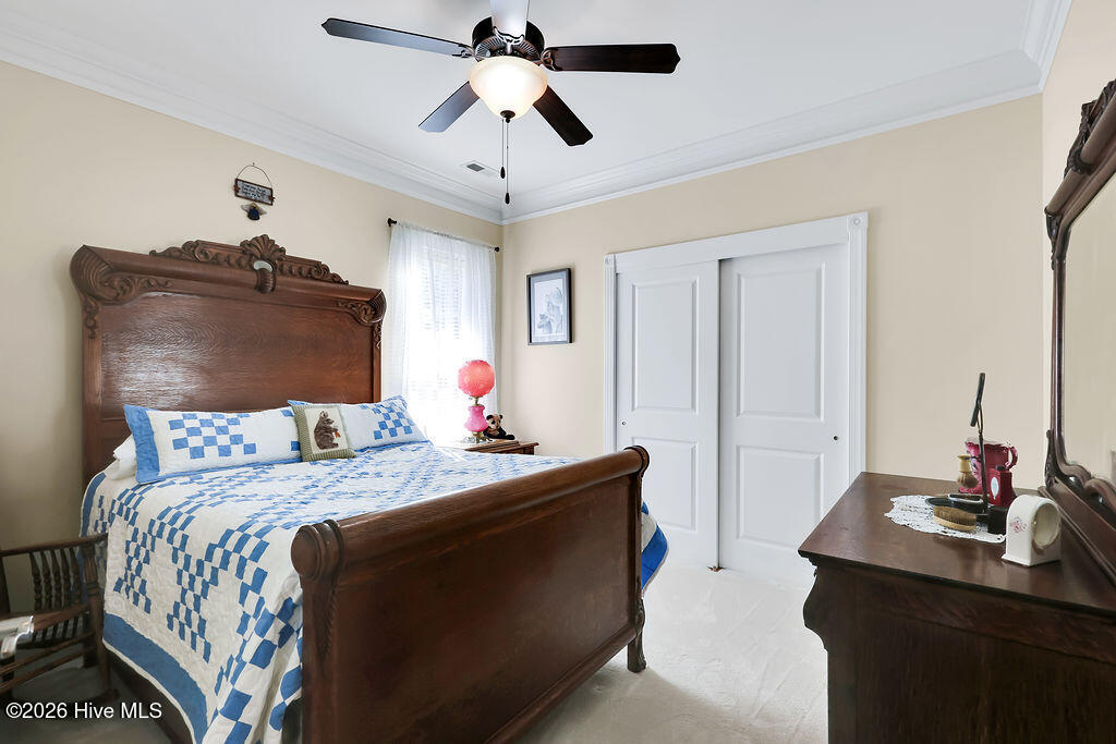 100550875 | Photo 10