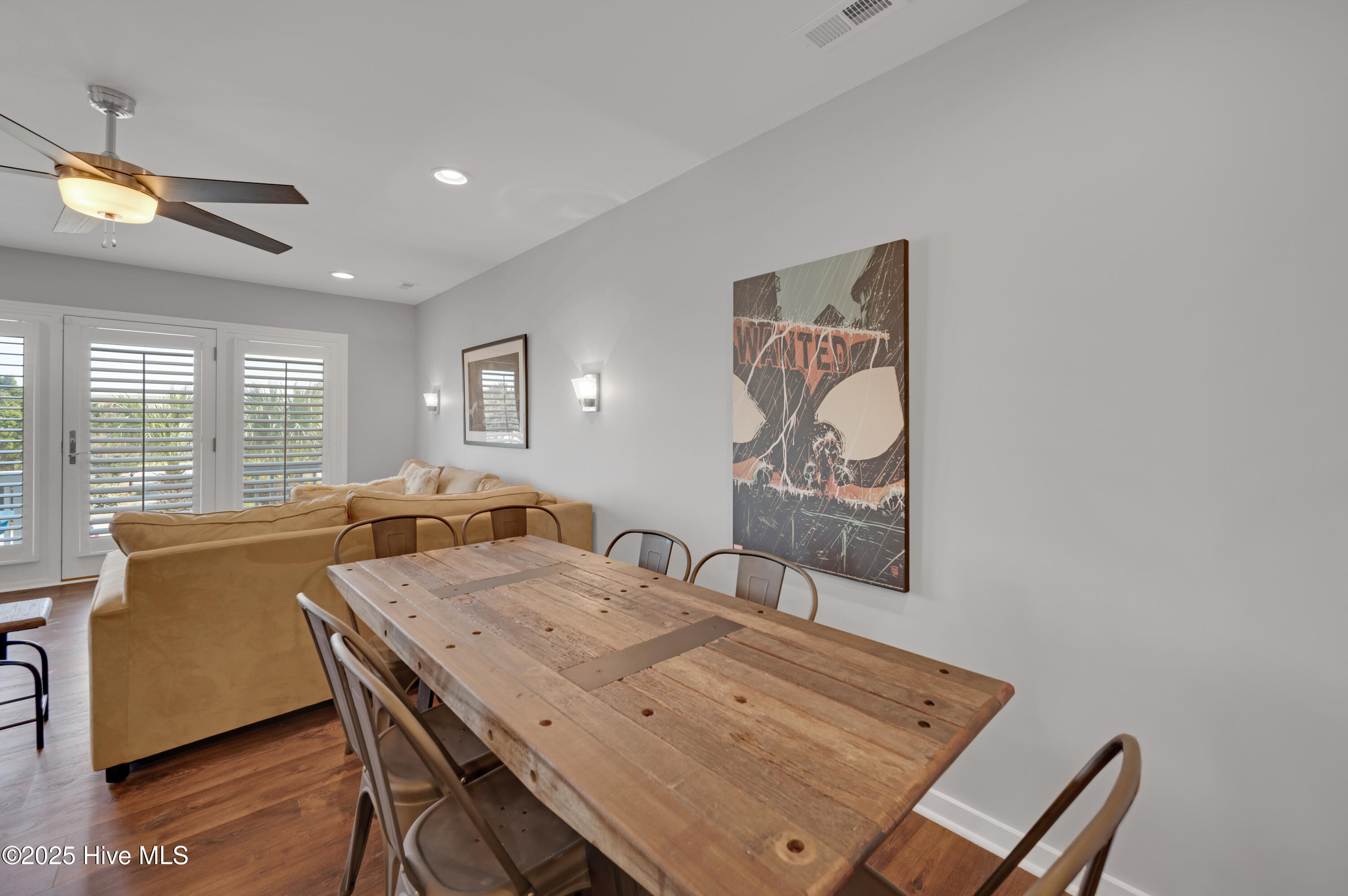 100498545 | Photo 35