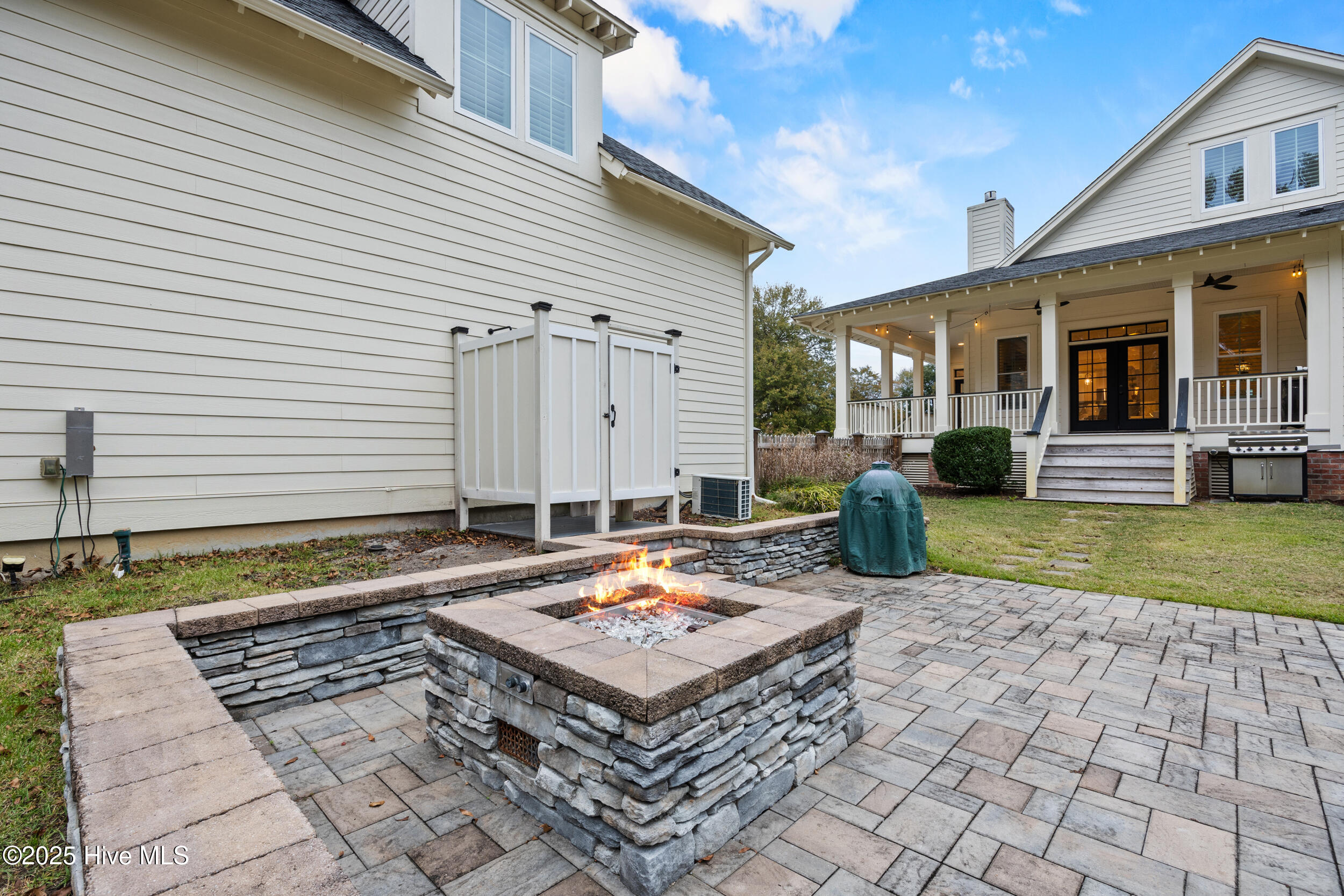 100570509 | Photo 69