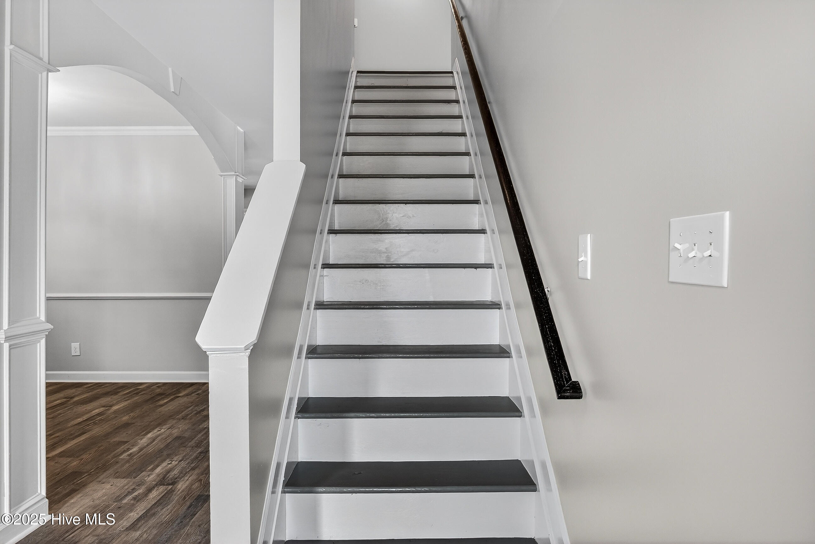 100547089 | Photo 21