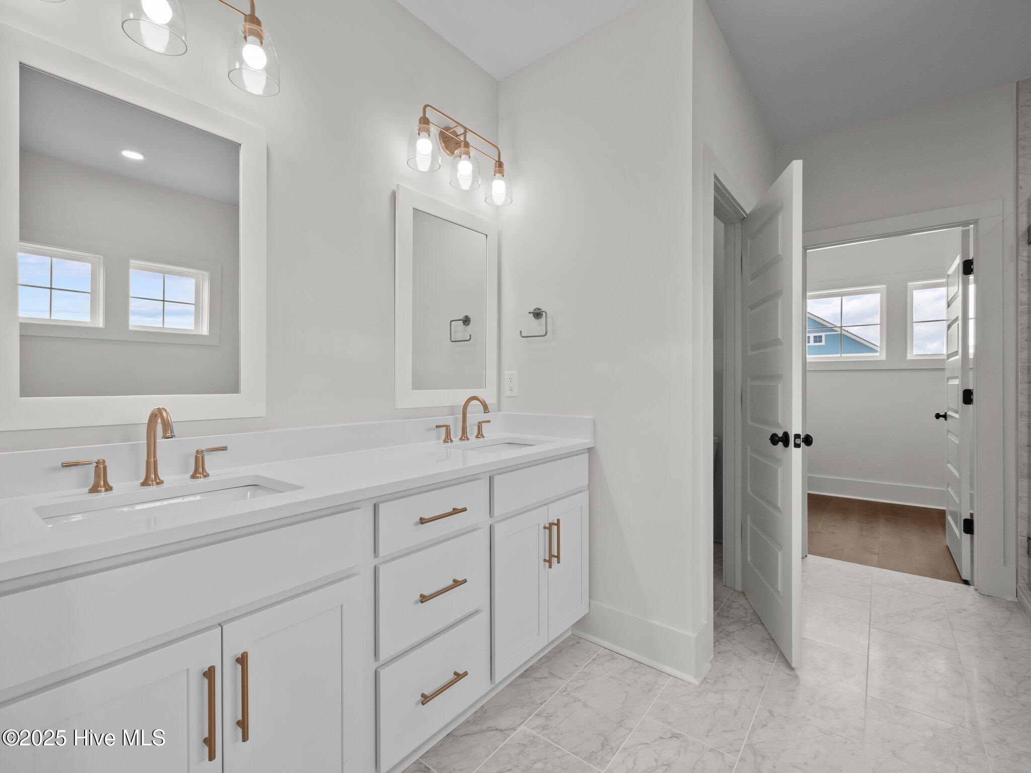 609 Cannonsgate Drive, Newport, NC, 28570