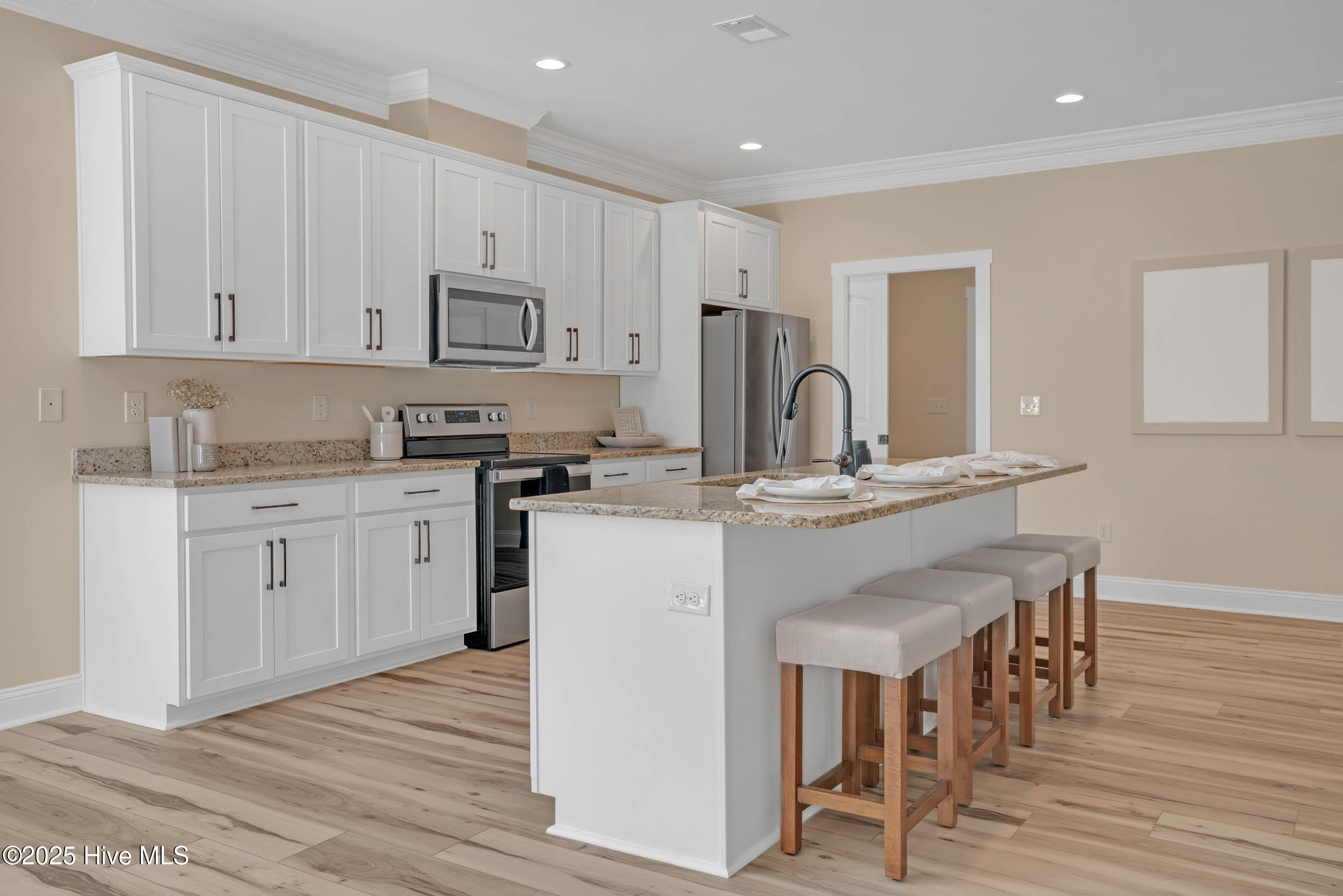 100460470 | Photo 17