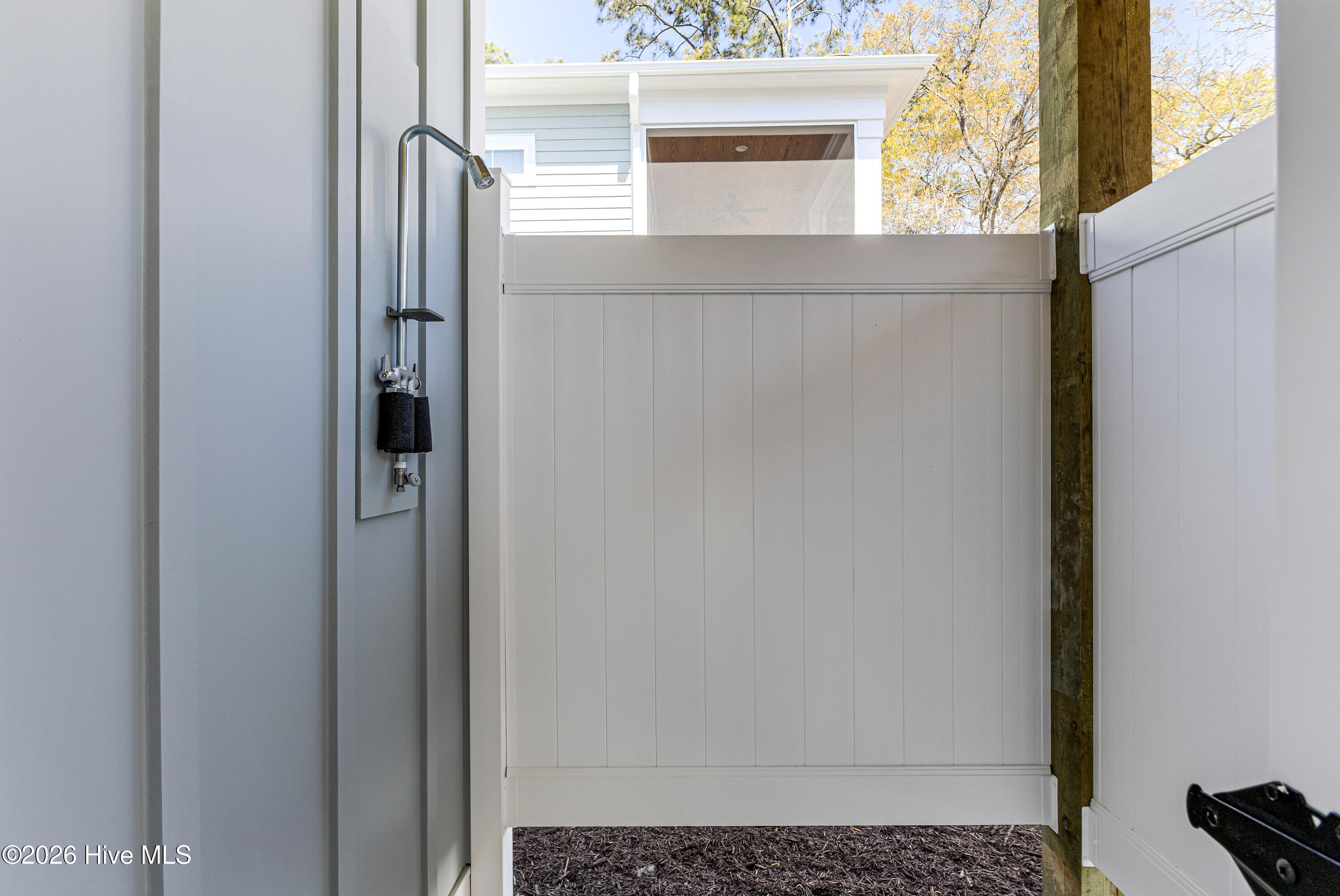 100564365 | Photo 34