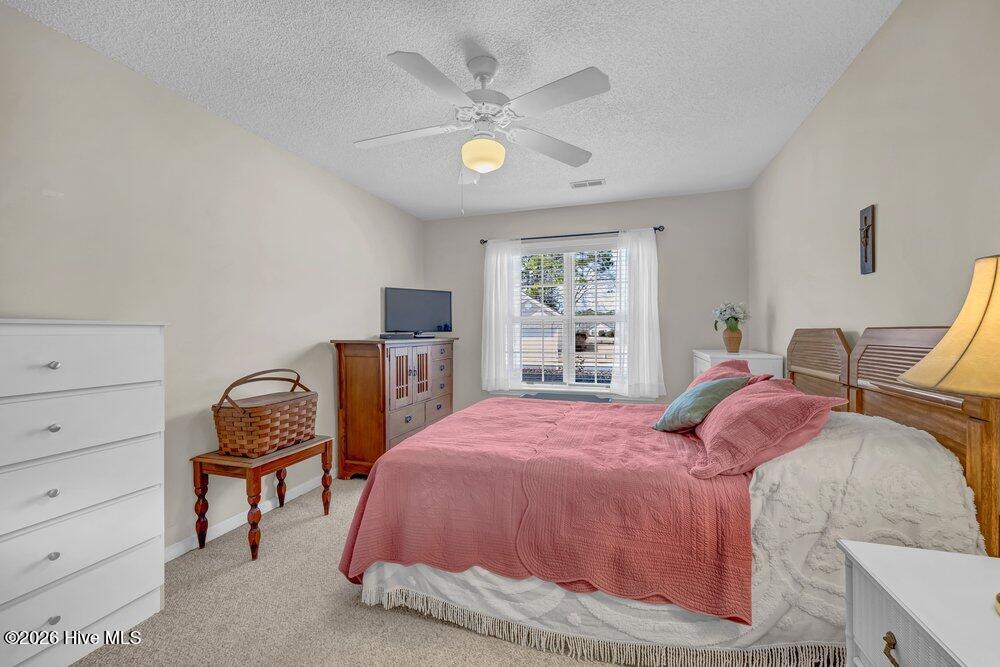 100558144 | Photo 23