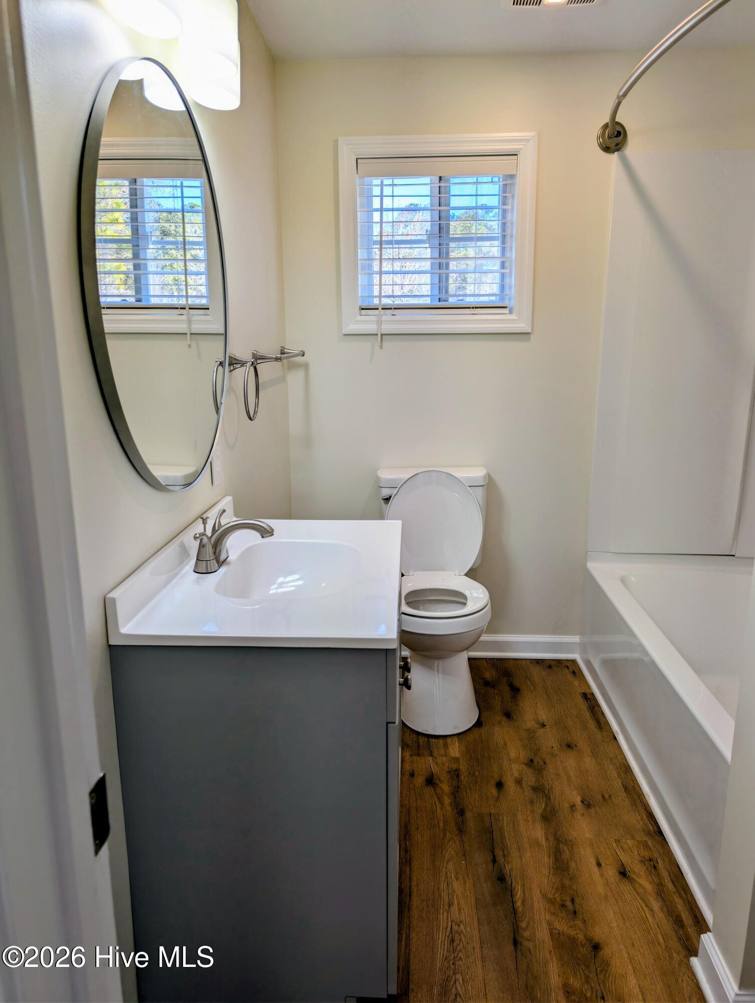 100549454 | Photo 11